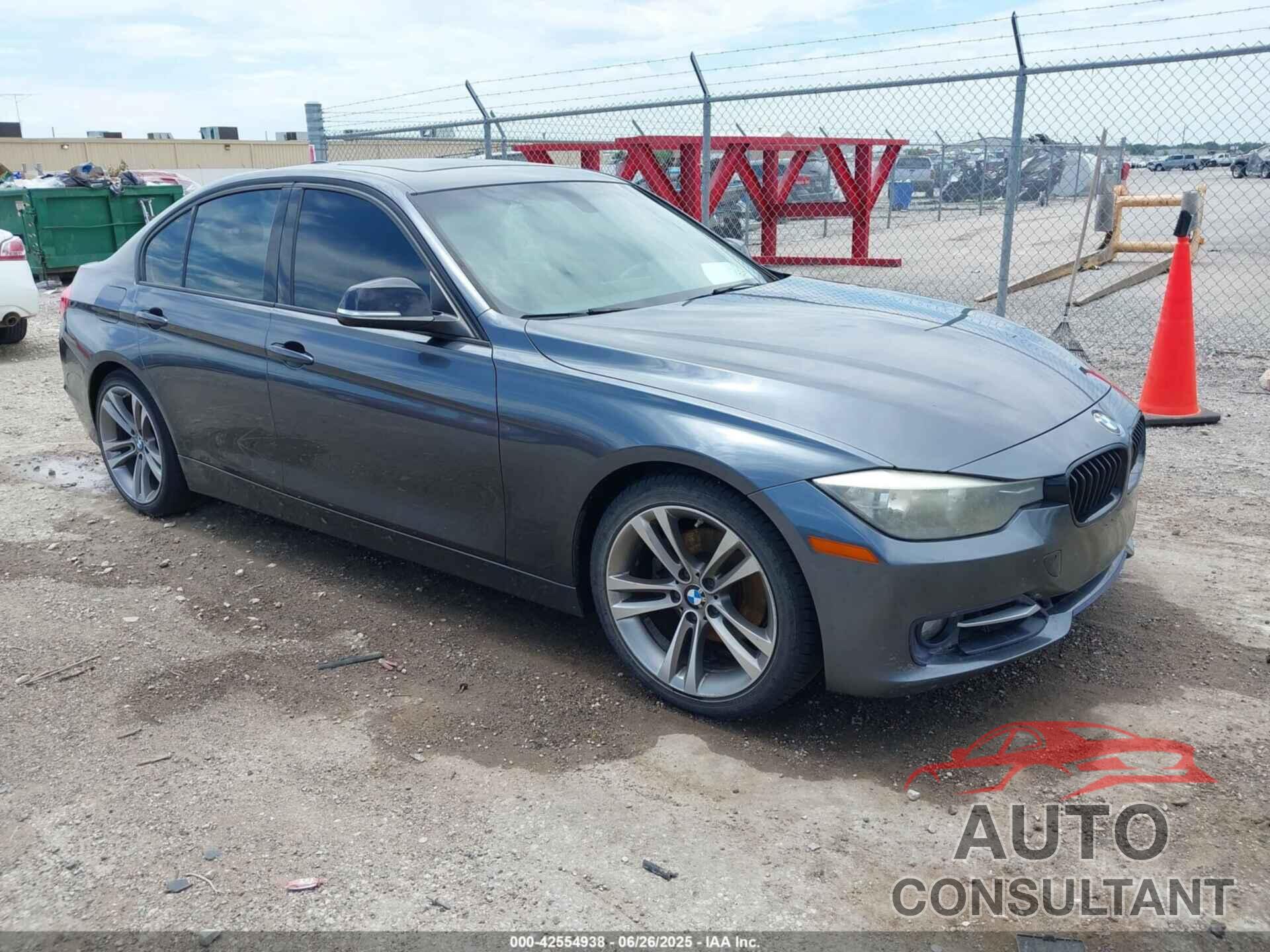 BMW 328I 2013 - WBA3C1G58DNR47899