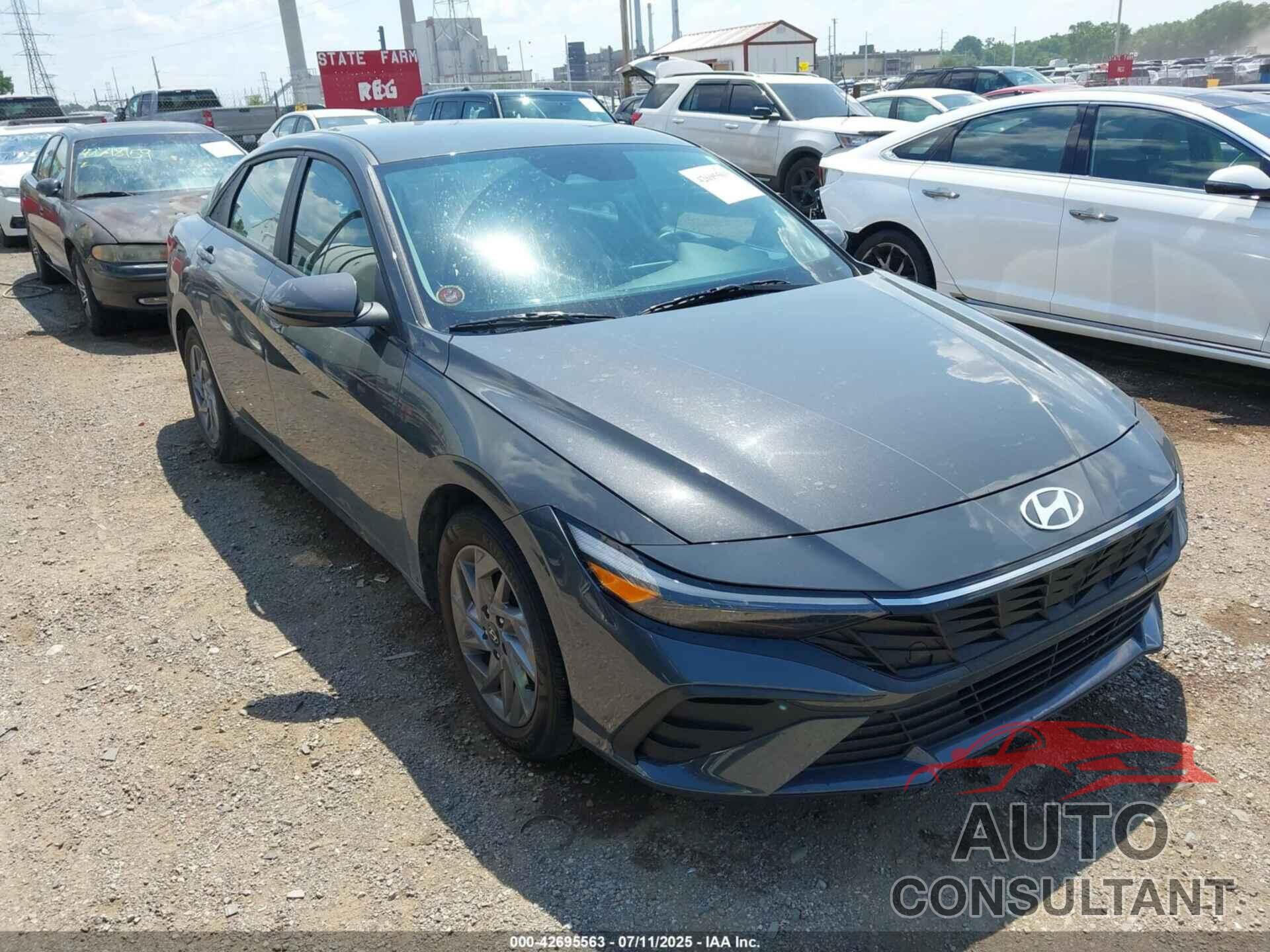 HYUNDAI ELANTRA 2024 - KMHLM4DG1RU663692