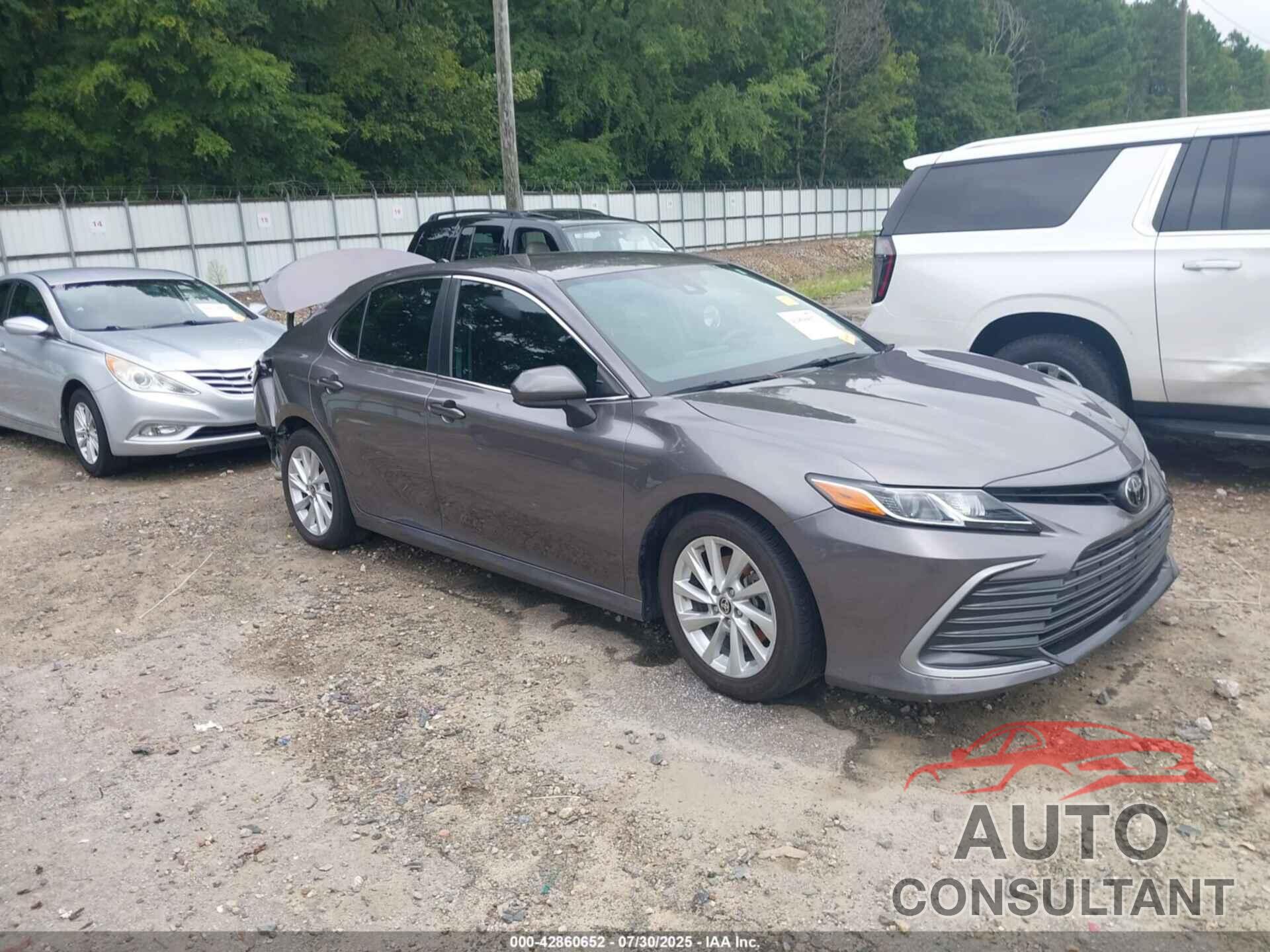 TOYOTA CAMRY 2022 - 4T1C11AK0NU068861