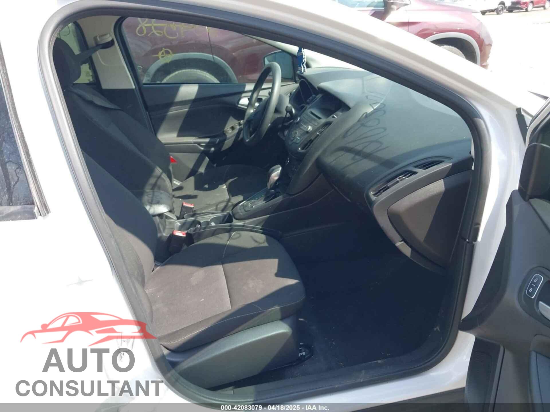 FORD FOCUS 2017 - 1FADP3F25HL234528
