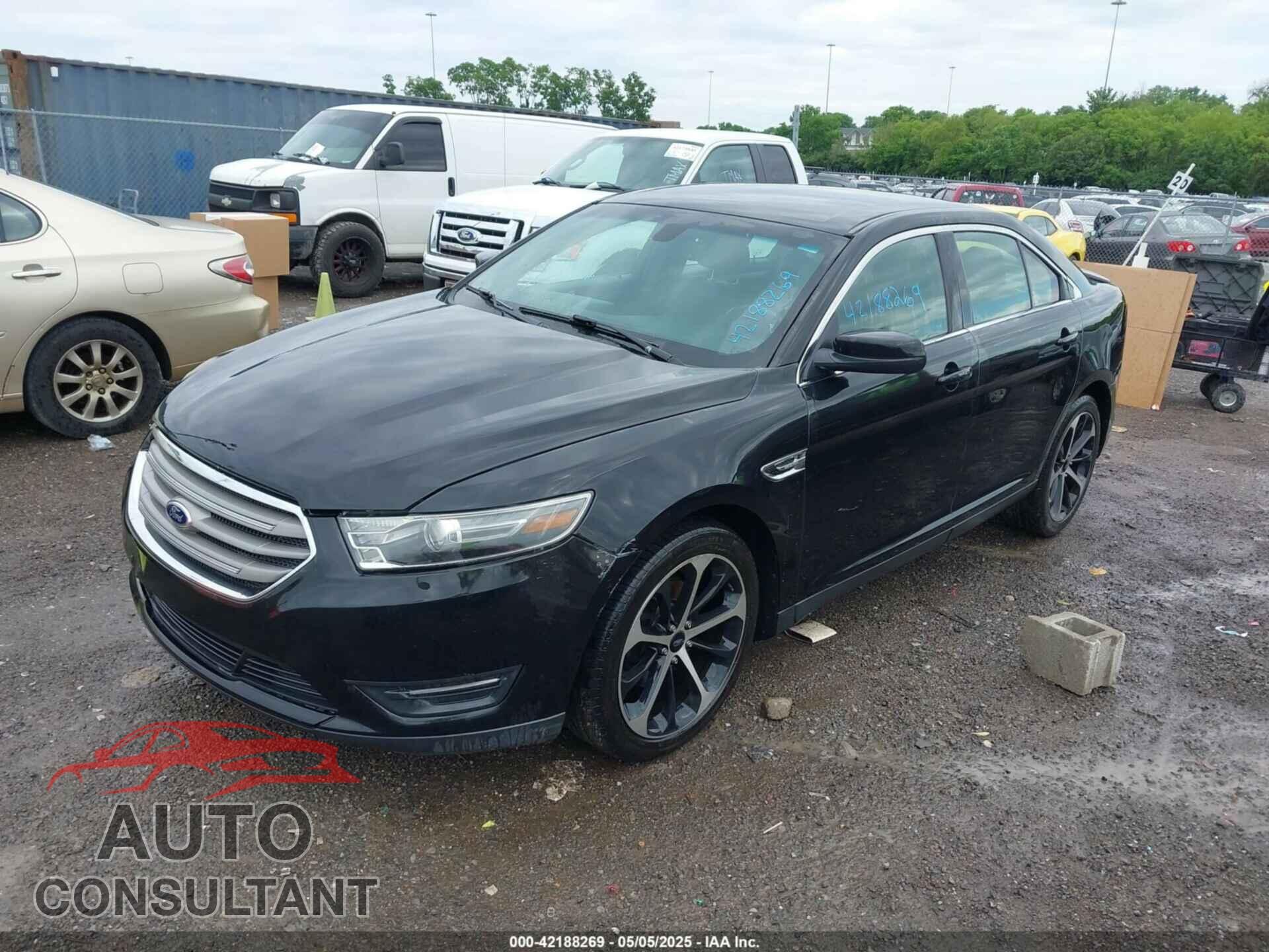 FORD TAURUS 2015 - 1FAHP2E81FG116032