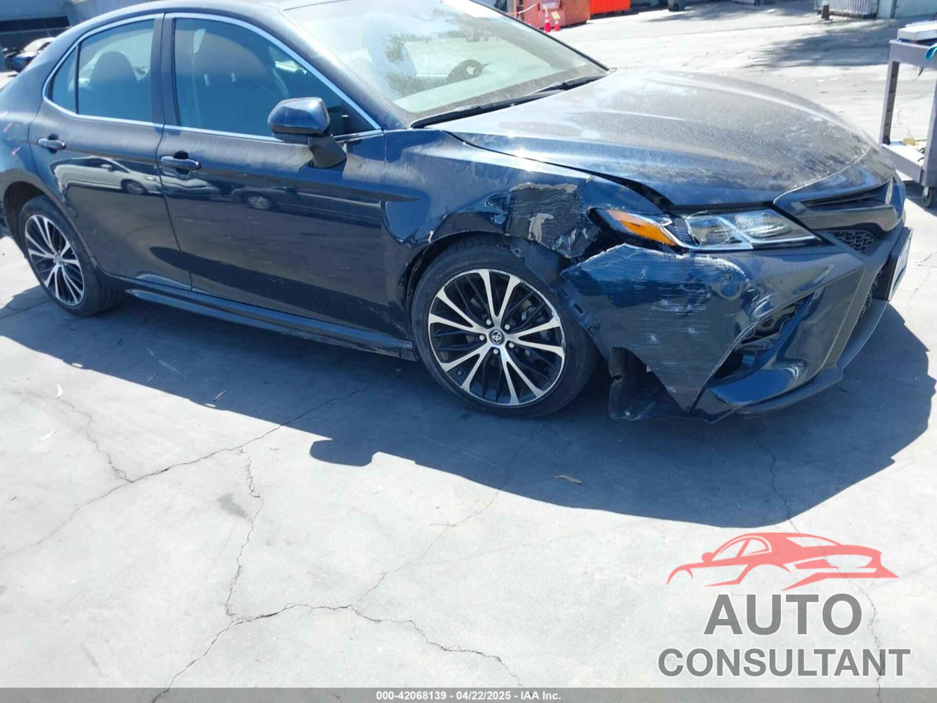 TOYOTA CAMRY 2018 - 4T1B11HK0JU573181
