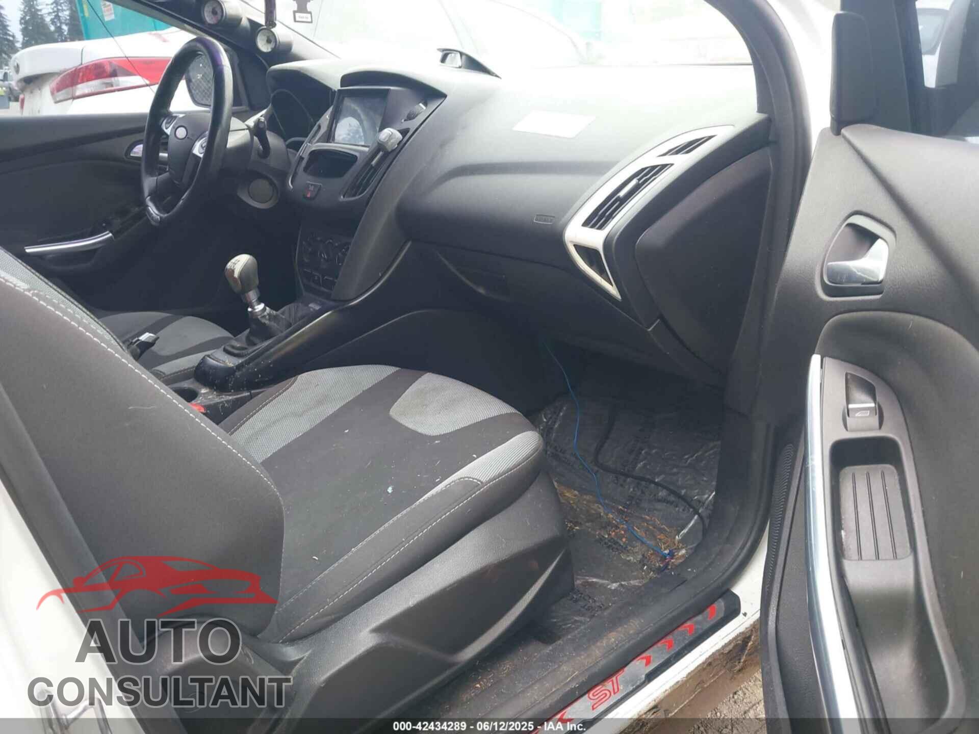 FORD FOCUS ST 2014 - 1FADP3L90EL402802