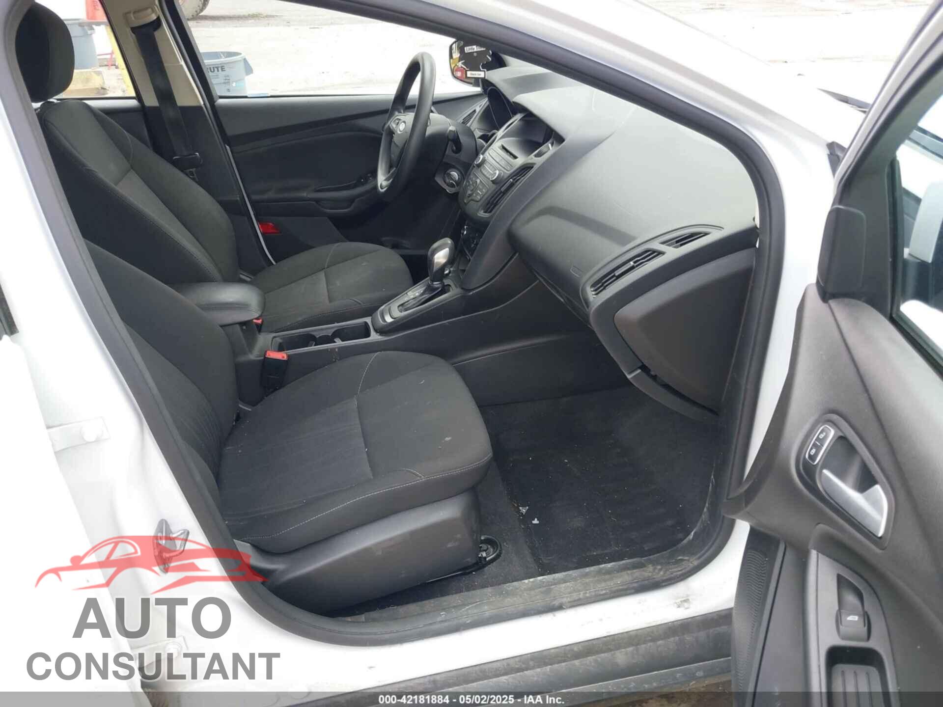 FORD FOCUS 2017 - 1FADP3F21HL289767