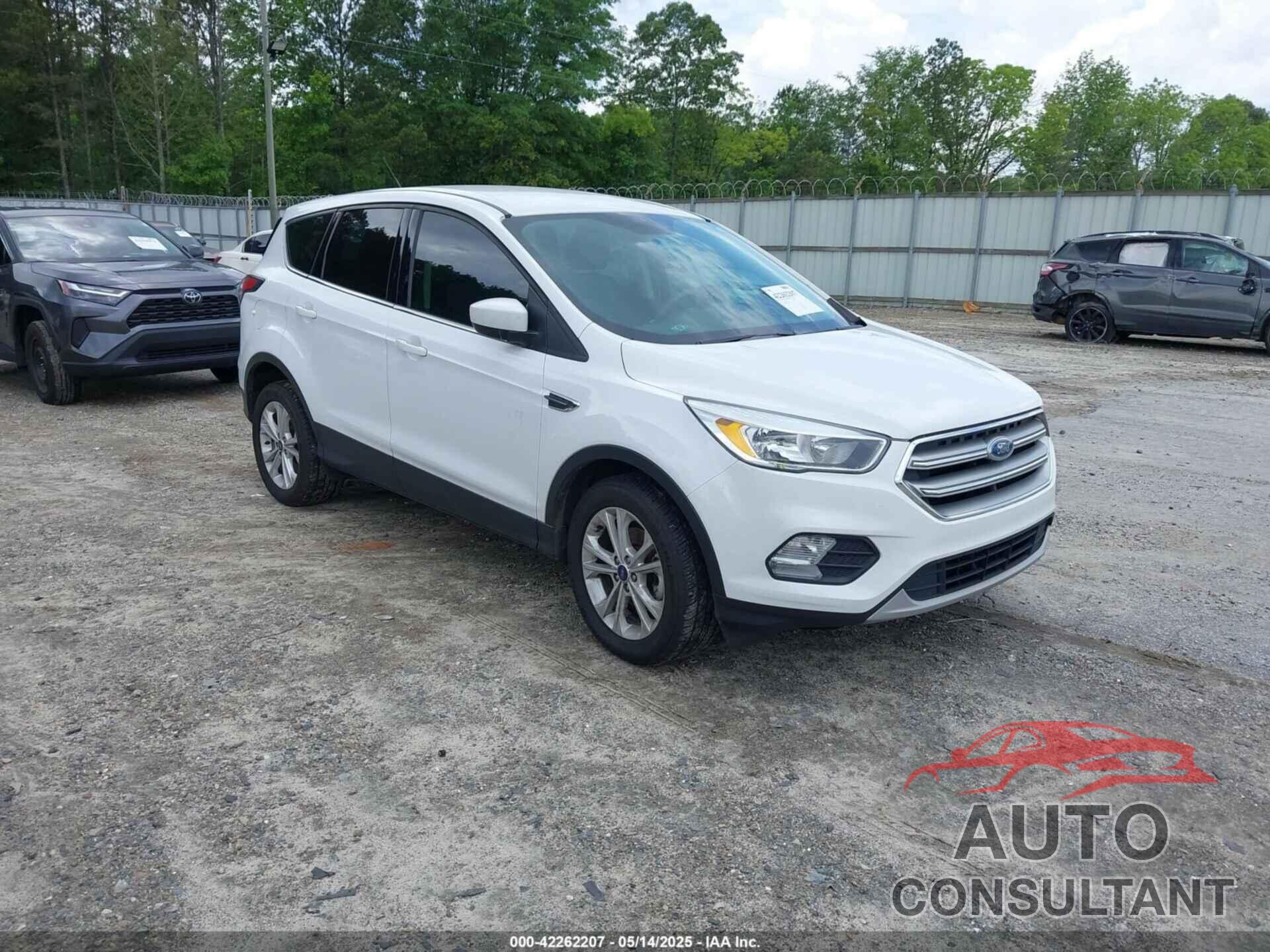 FORD ESCAPE 2017 - 1FMCU0GD8HUB12295