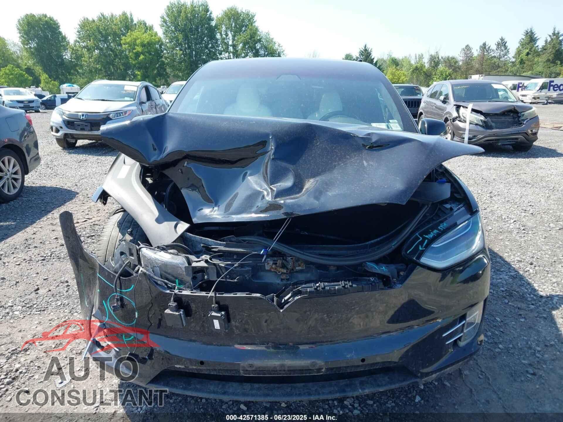TESLA MODEL X 2017 - 5YJXCAE25HF044112