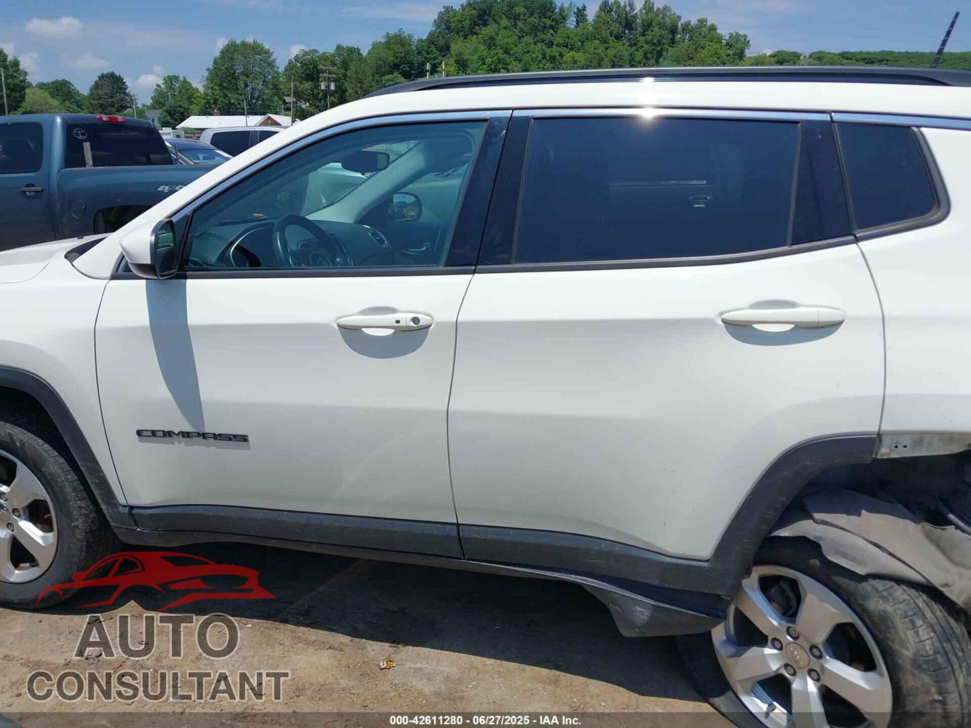 JEEP COMPASS 2018 - 3C4NJDBB5JT256809