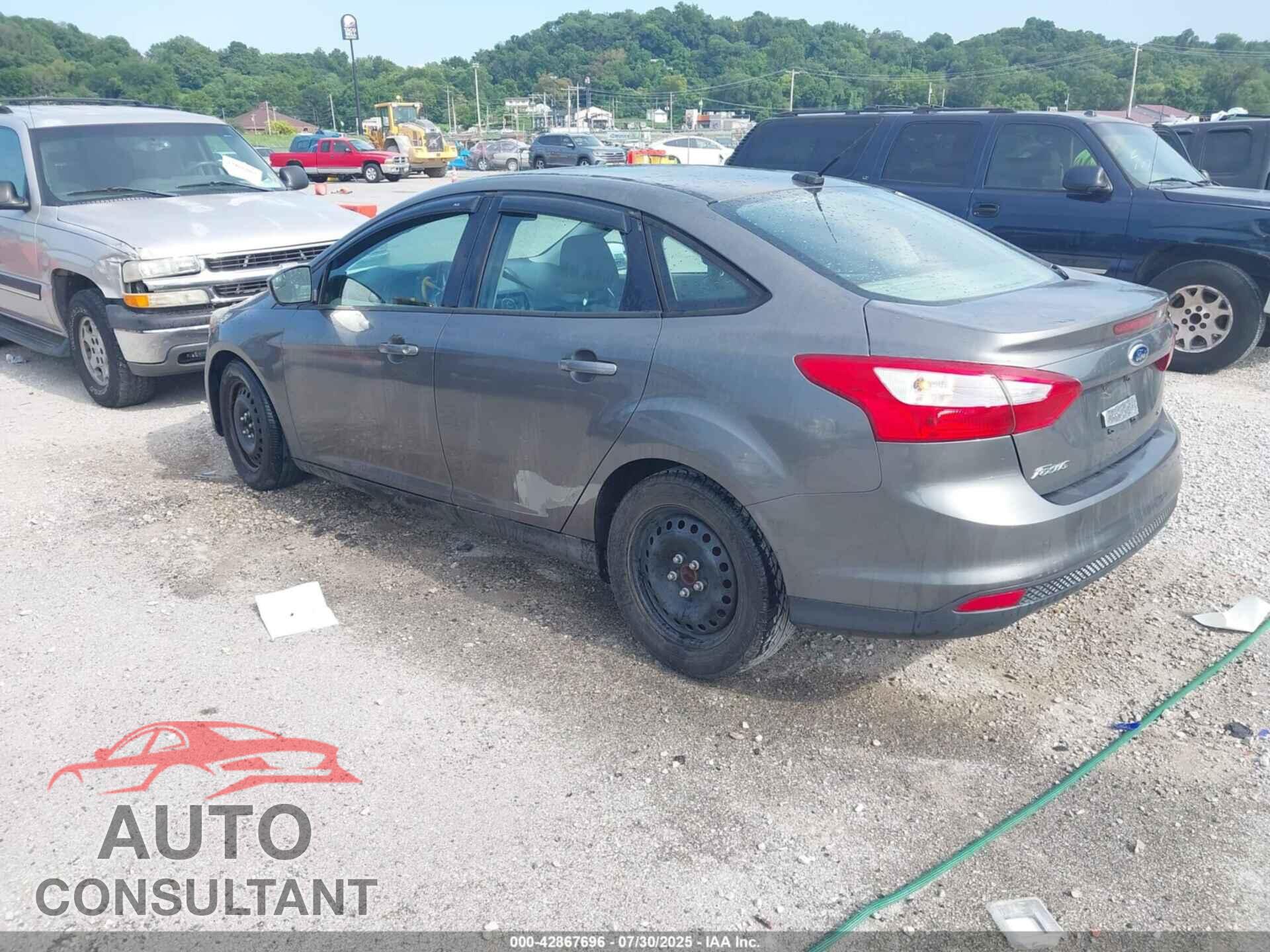 FORD FOCUS 2012 - 1FAHP3F28CL323469