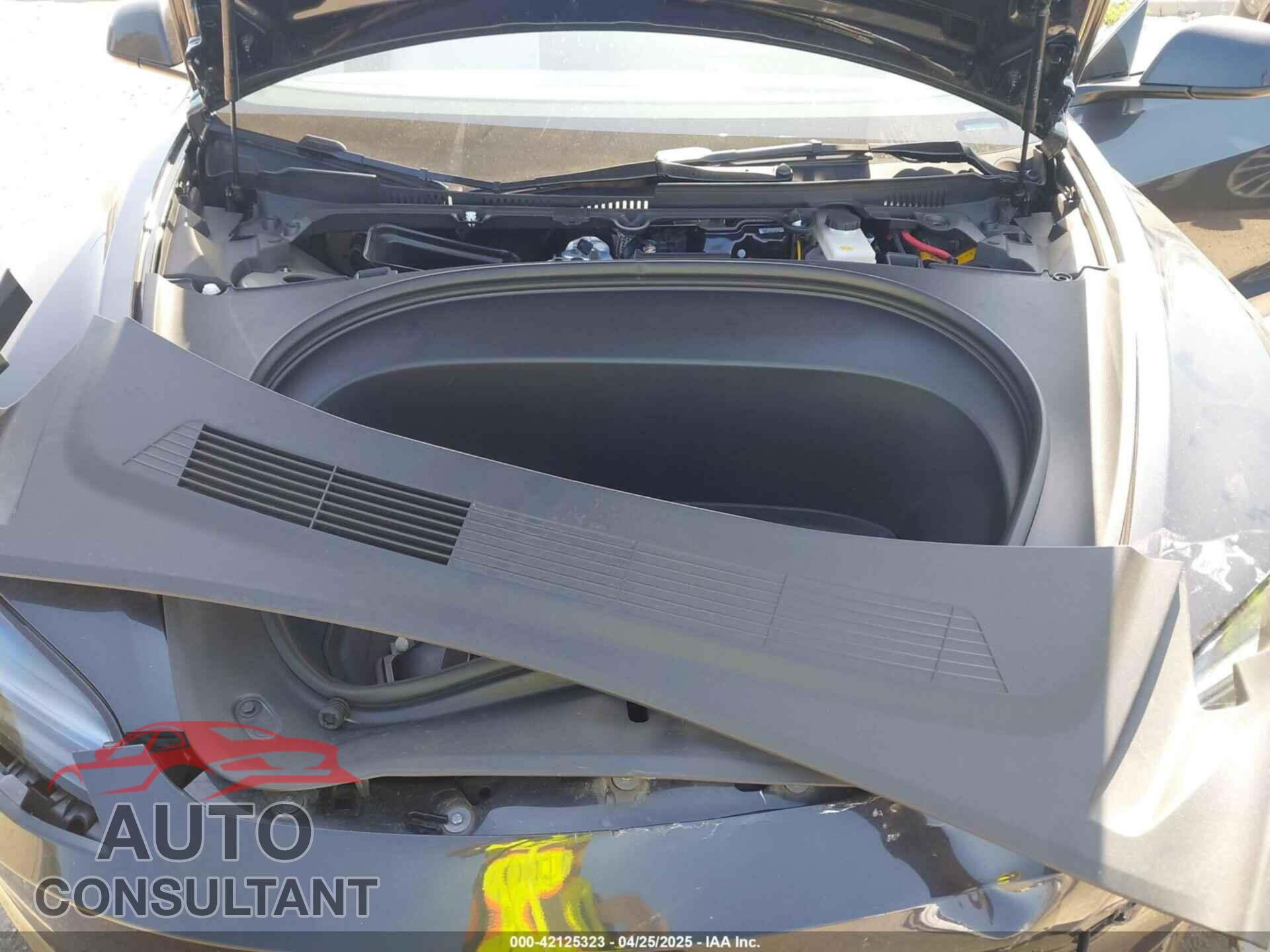 TESLA MODEL 3 2024 - 5YJ3E1EB2RF832663