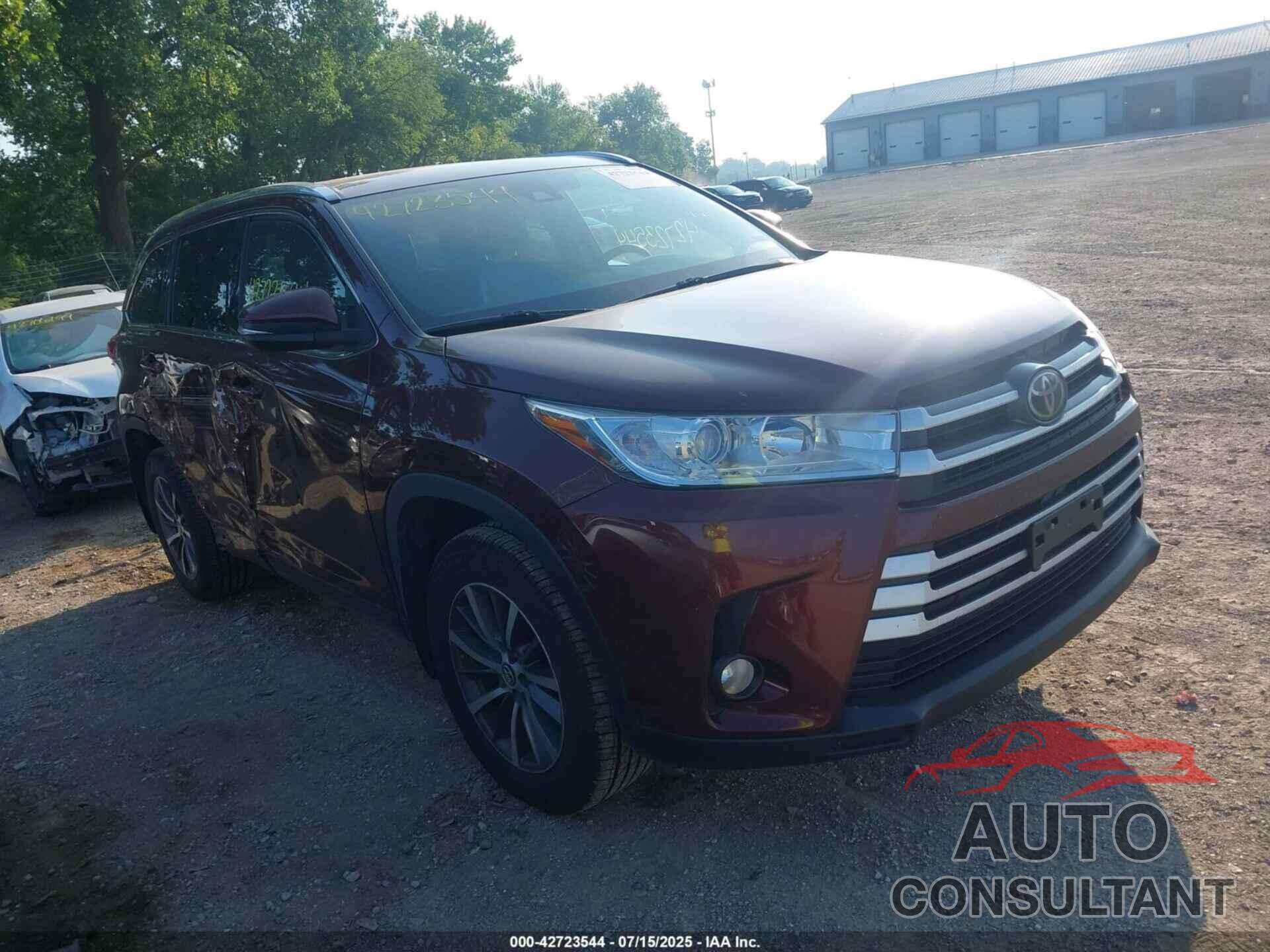 TOYOTA HIGHLANDER 2018 - 5TDJZRFH8JS906164