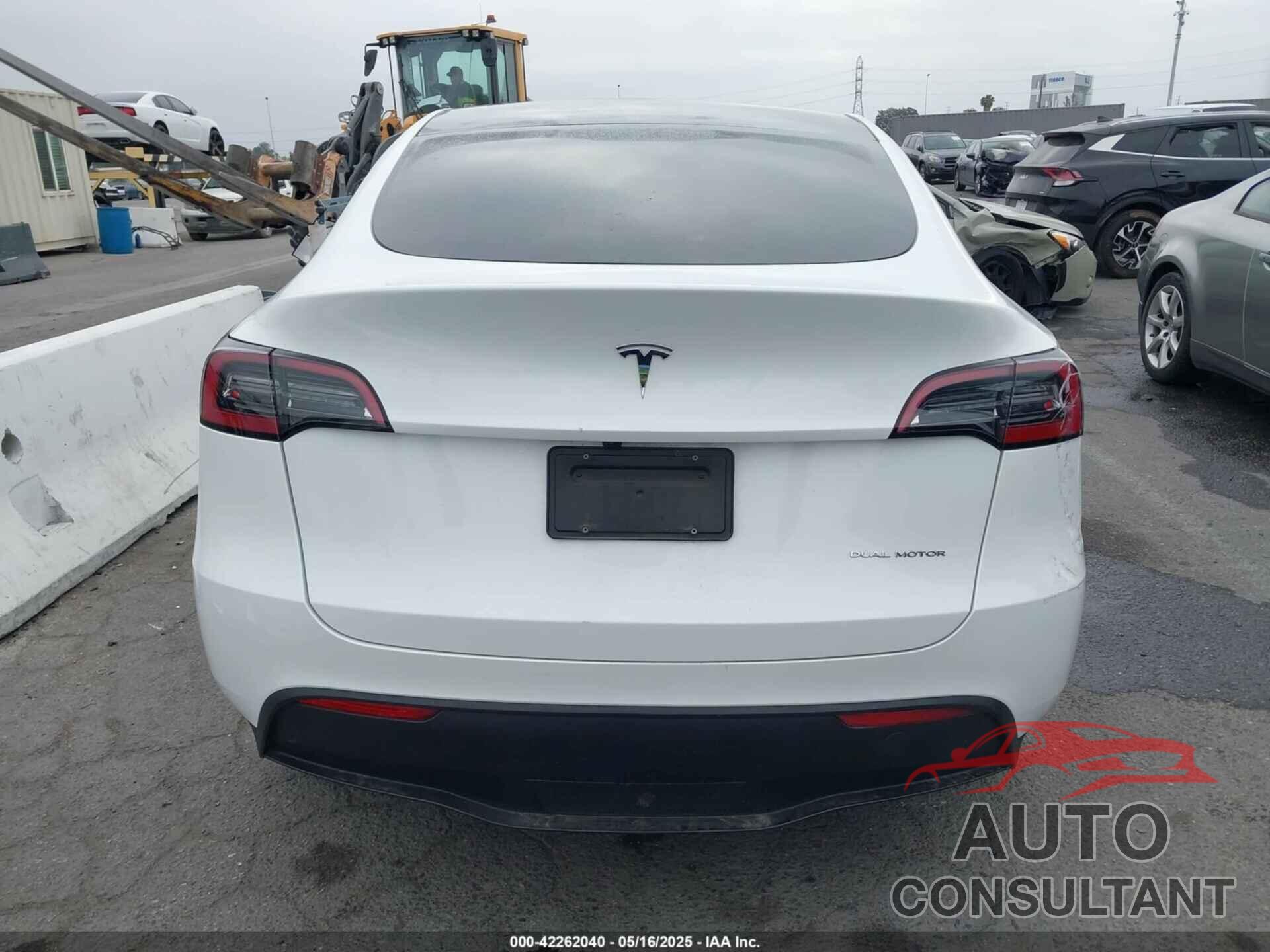 TESLA MODEL Y 2023 - 7SAYGDEE4PF807551