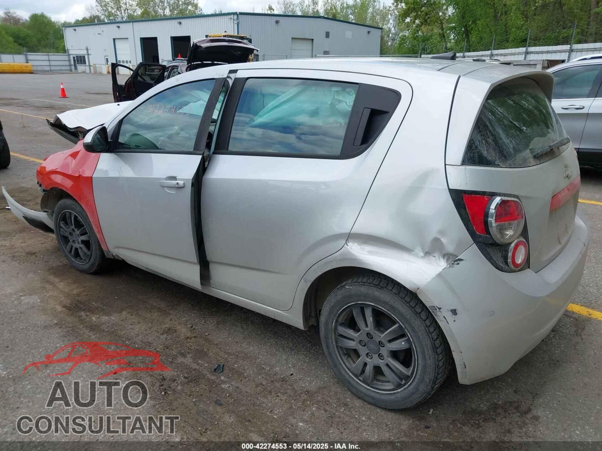CHEVROLET SONIC 2012 - 1G1JB6SH6C4153749