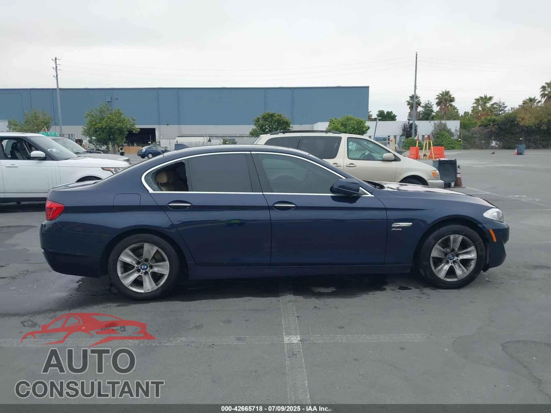 BMW 528I 2012 - WBAXH5C59CDW04734