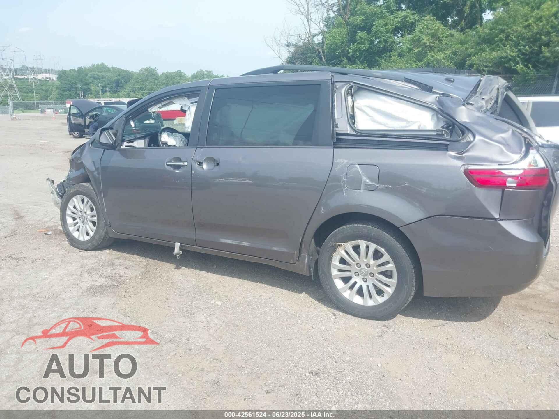 TOYOTA SIENNA 2017 - 5TDYZ3DC1HS778458