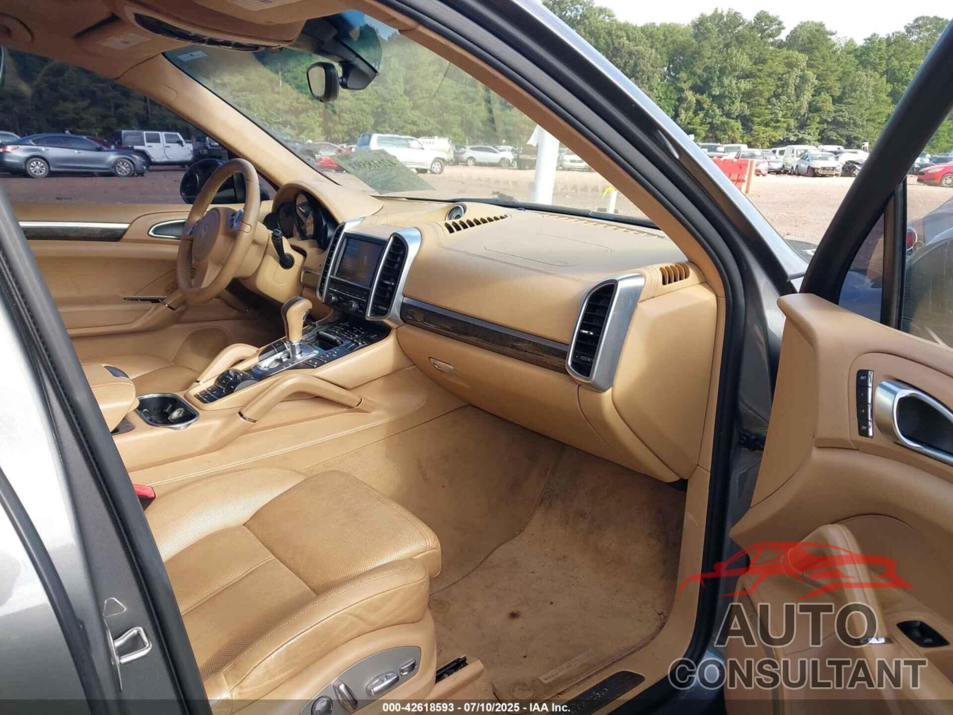 PORSCHE CAYENNE 2012 - WP1AC2A29CLA81105