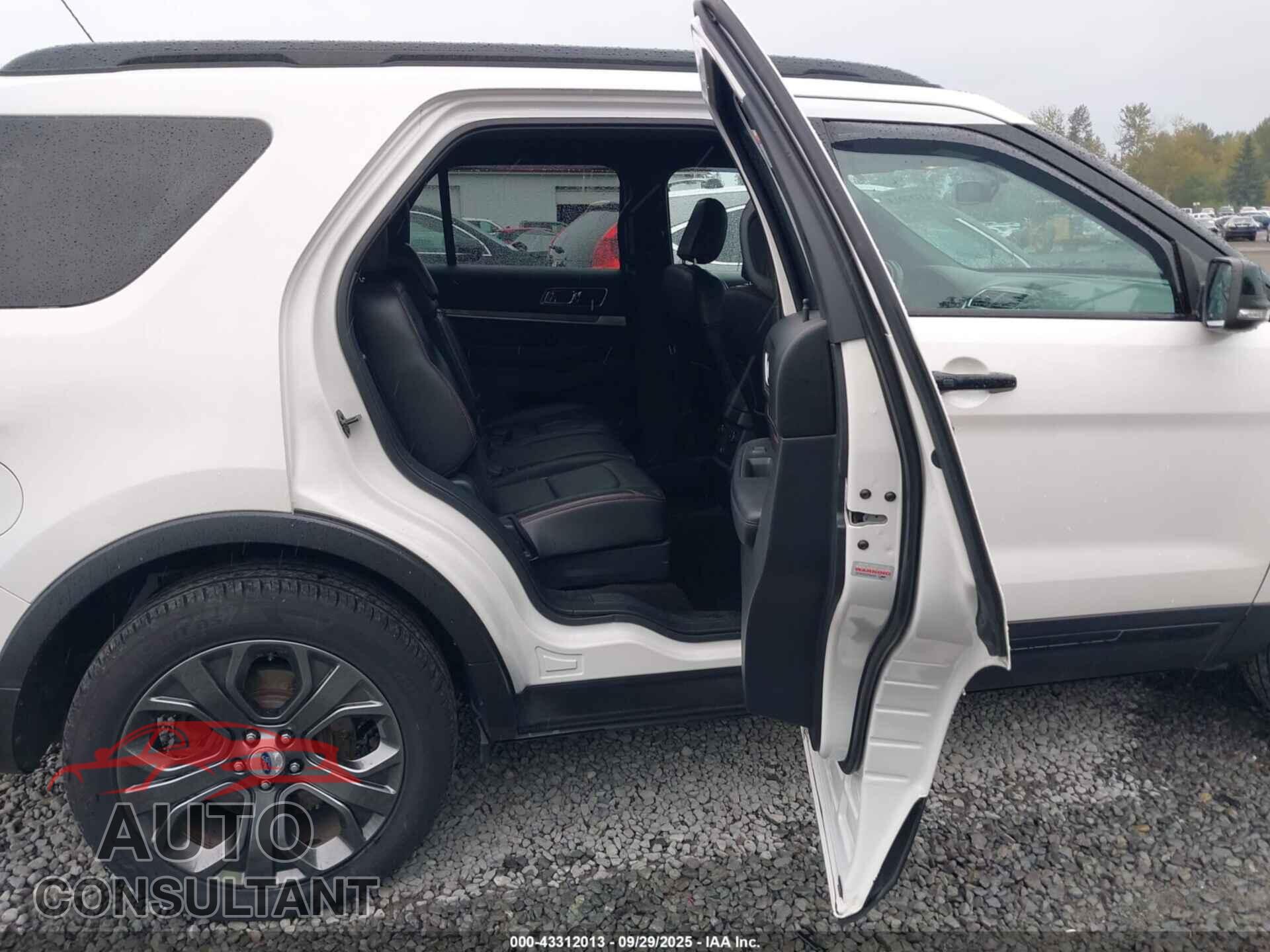 FORD EXPLORER 2018 - 1FM5K8GT0JGB80258