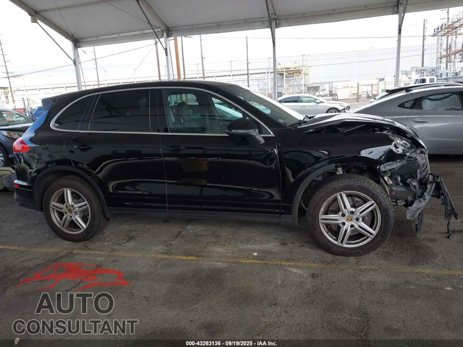 PORSCHE CAYENNE 2016 - WP1AA2A22GLA03311