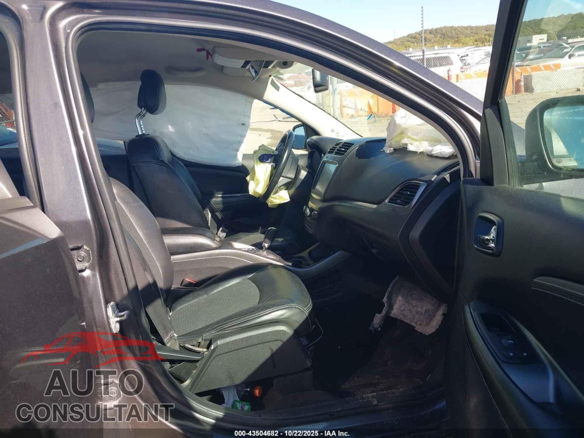 DODGE JOURNEY 2015 - 3C4PDCGG2FT660043