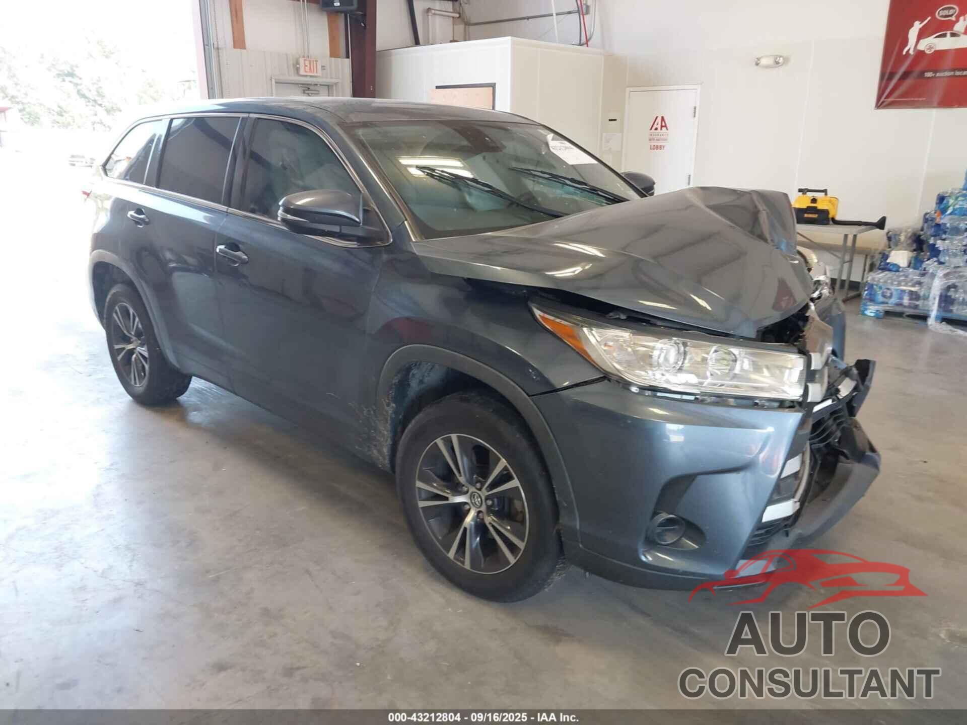 TOYOTA HIGHLANDER 2018 - 5TDZARFH9JS039271