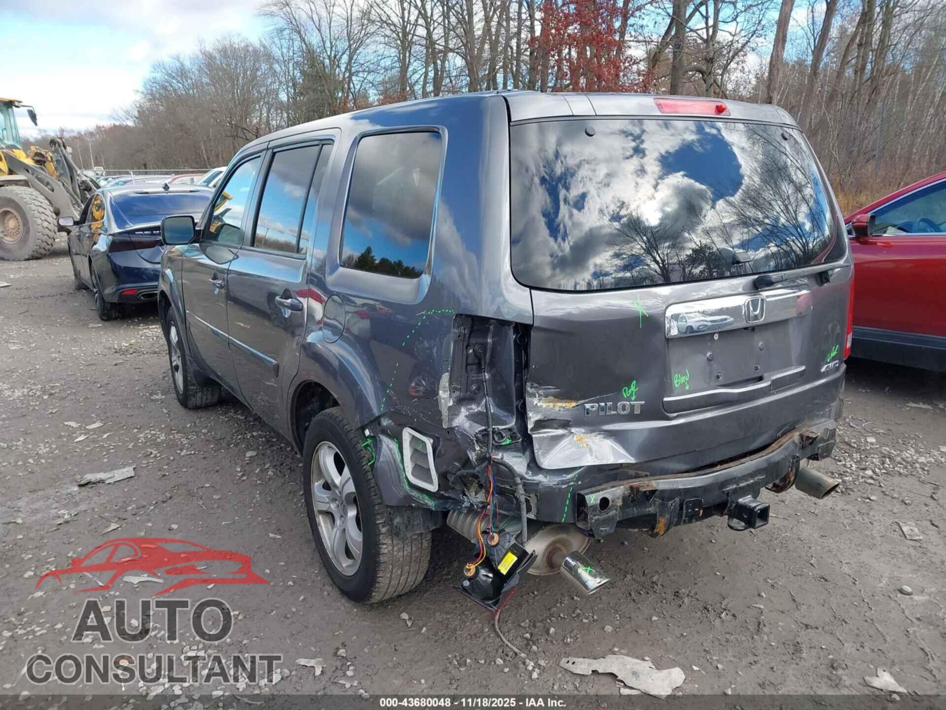 HONDA PILOT 2015 - 5FNYF4H45FB043520