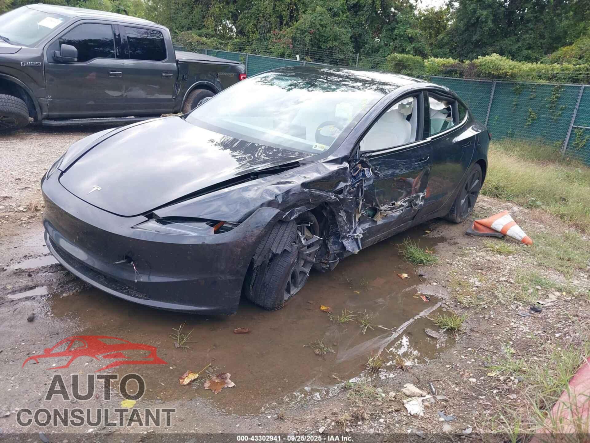 TESLA MODEL 3 2024 - 5YJ3E1EBXRF808966