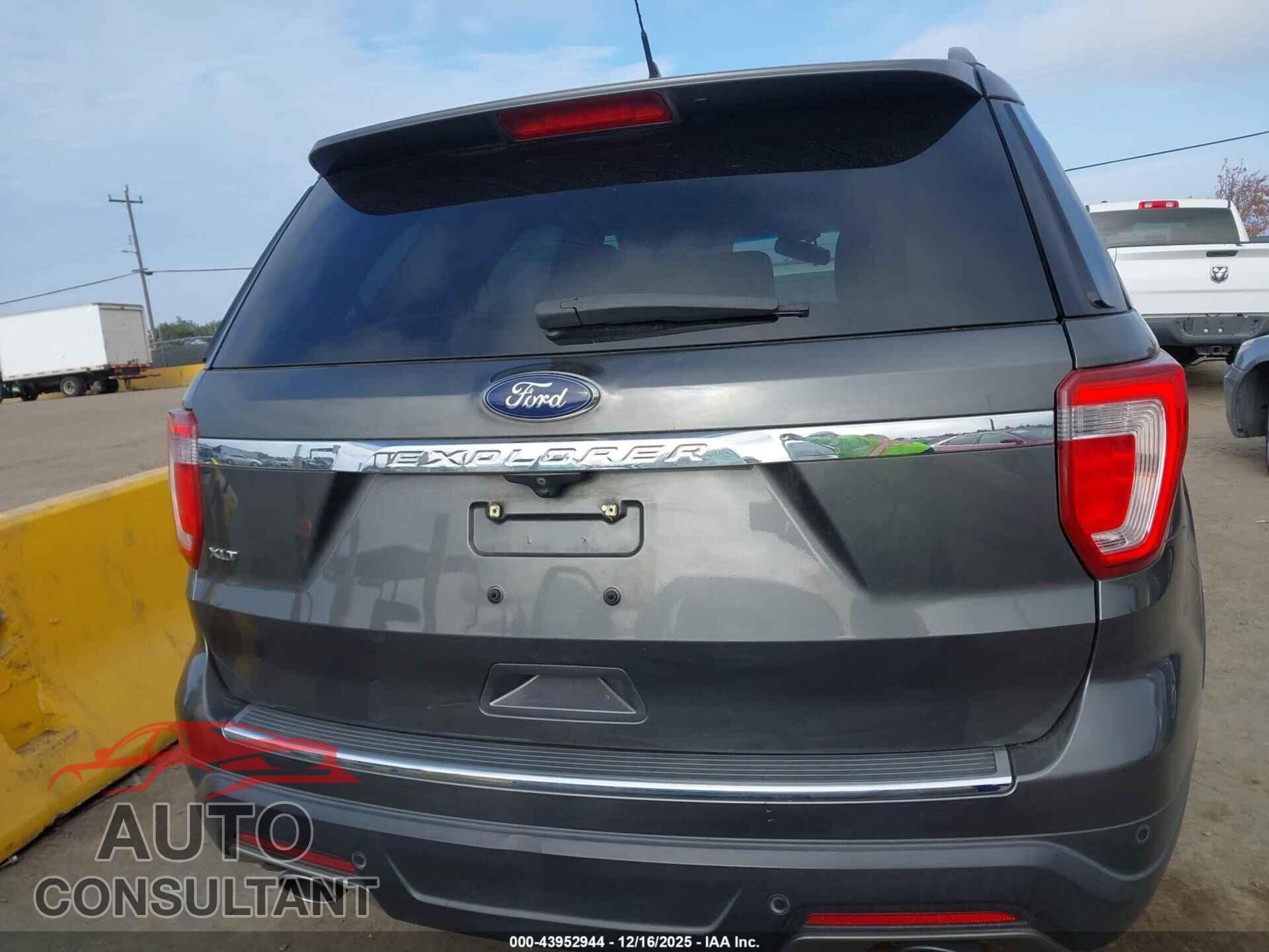 FORD EXPLORER 2018 - 1FM5K7D8XJGB57094