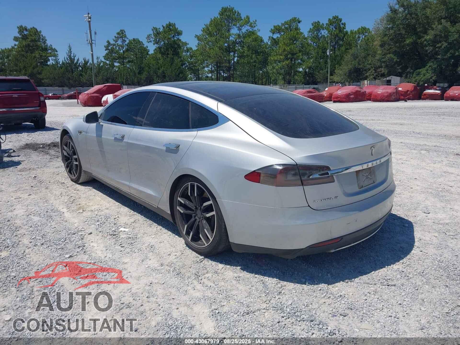 TESLA MODEL S 2013 - 5YJSA1DP8DFP06434