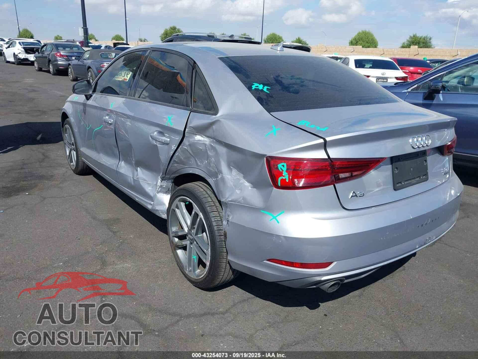 AUDI A3 2018 - WAUB8GFF3J1026283