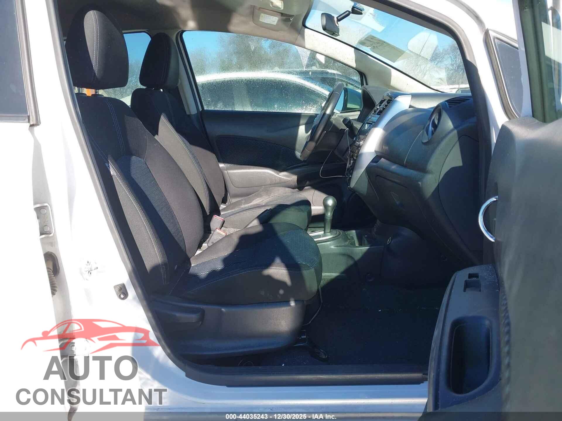 NISSAN VERSA NOTE 2017 - 3N1CE2CP1HL381801