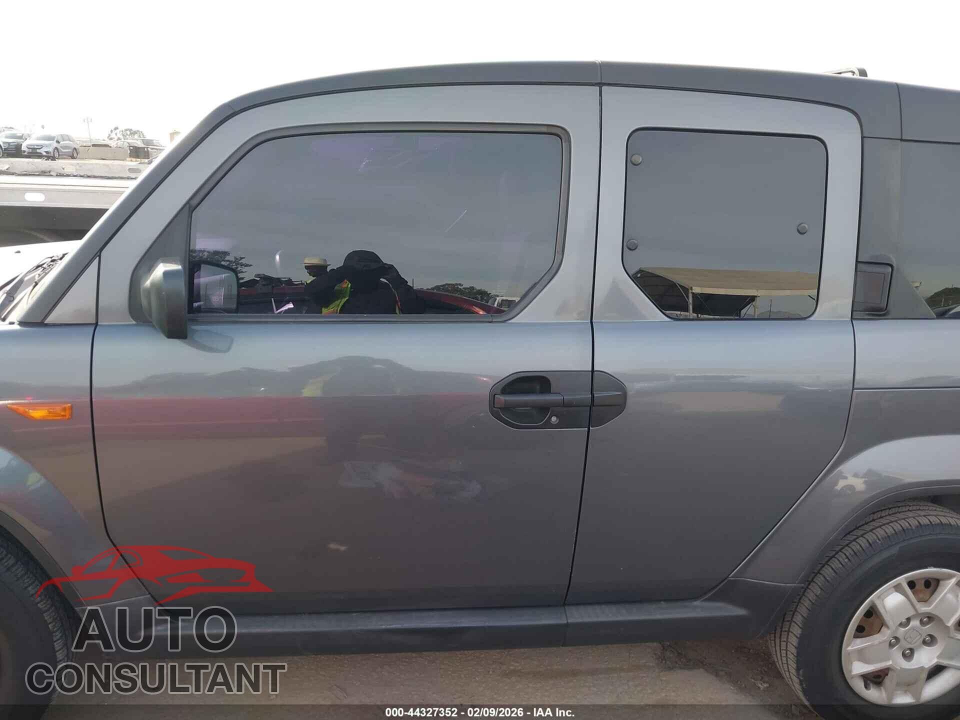 HONDA ELEMENT 2011 - 5J6YH2H33BL002049