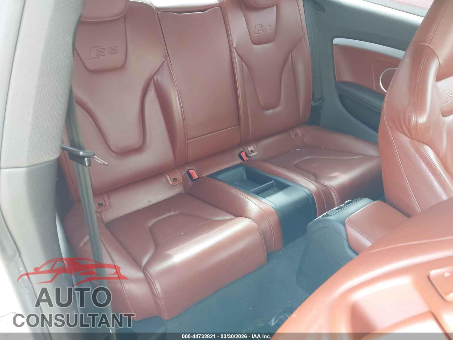 AUDI S5 2011 - WAUGVAFR3BA064572