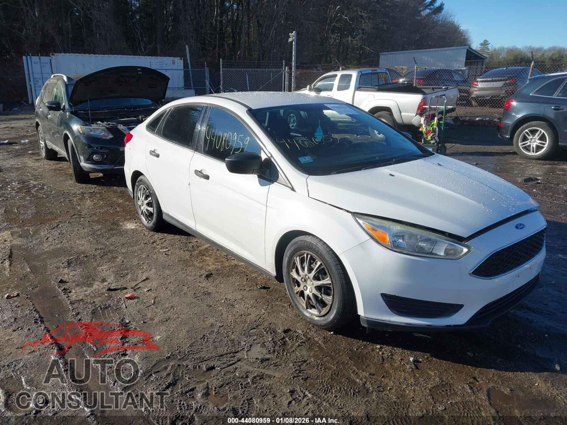 FORD FOCUS 2017 - 1FADP3E25HL311237