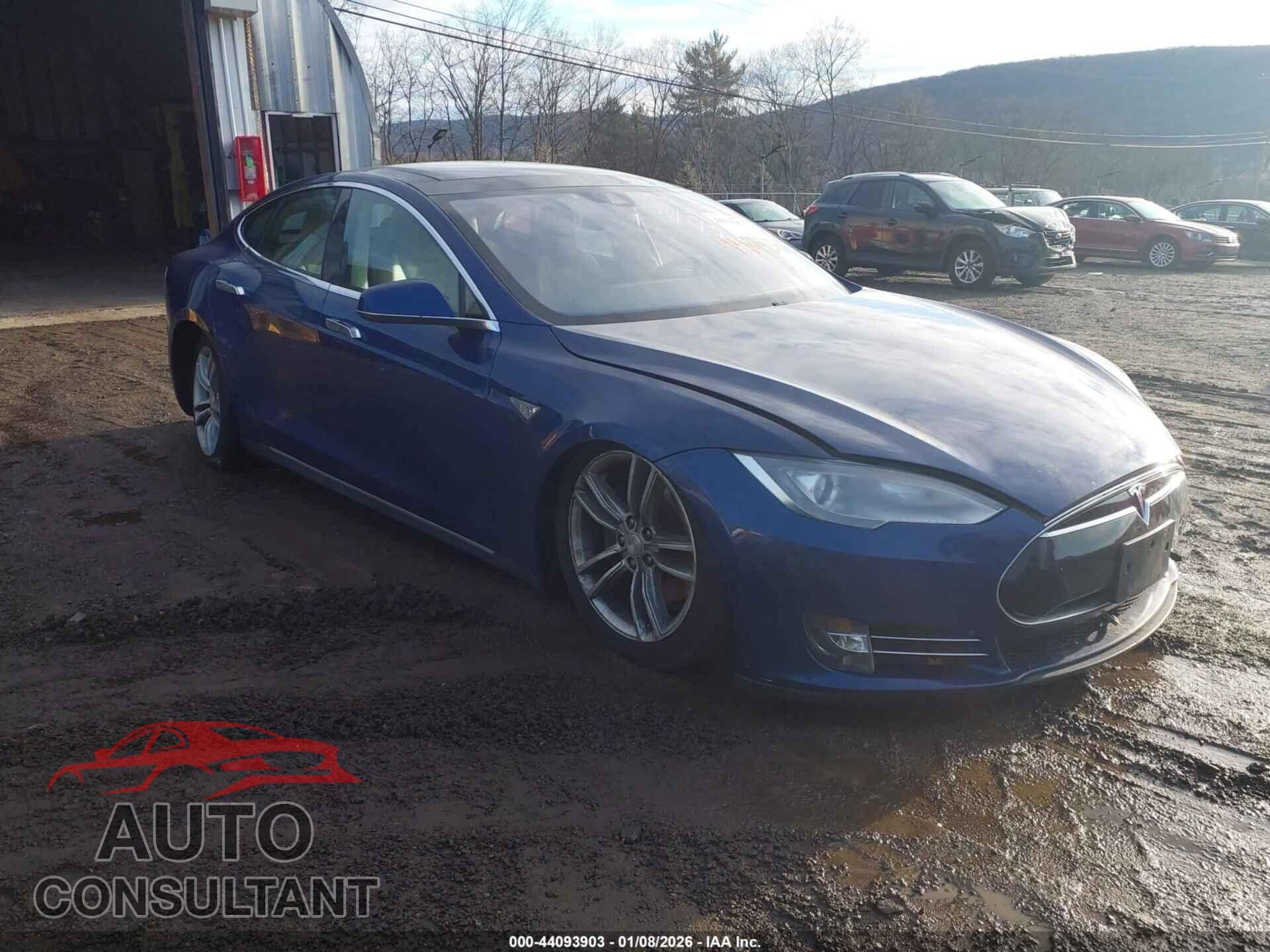 TESLA MODEL S 2015 - 5YJSA1E26FF109109