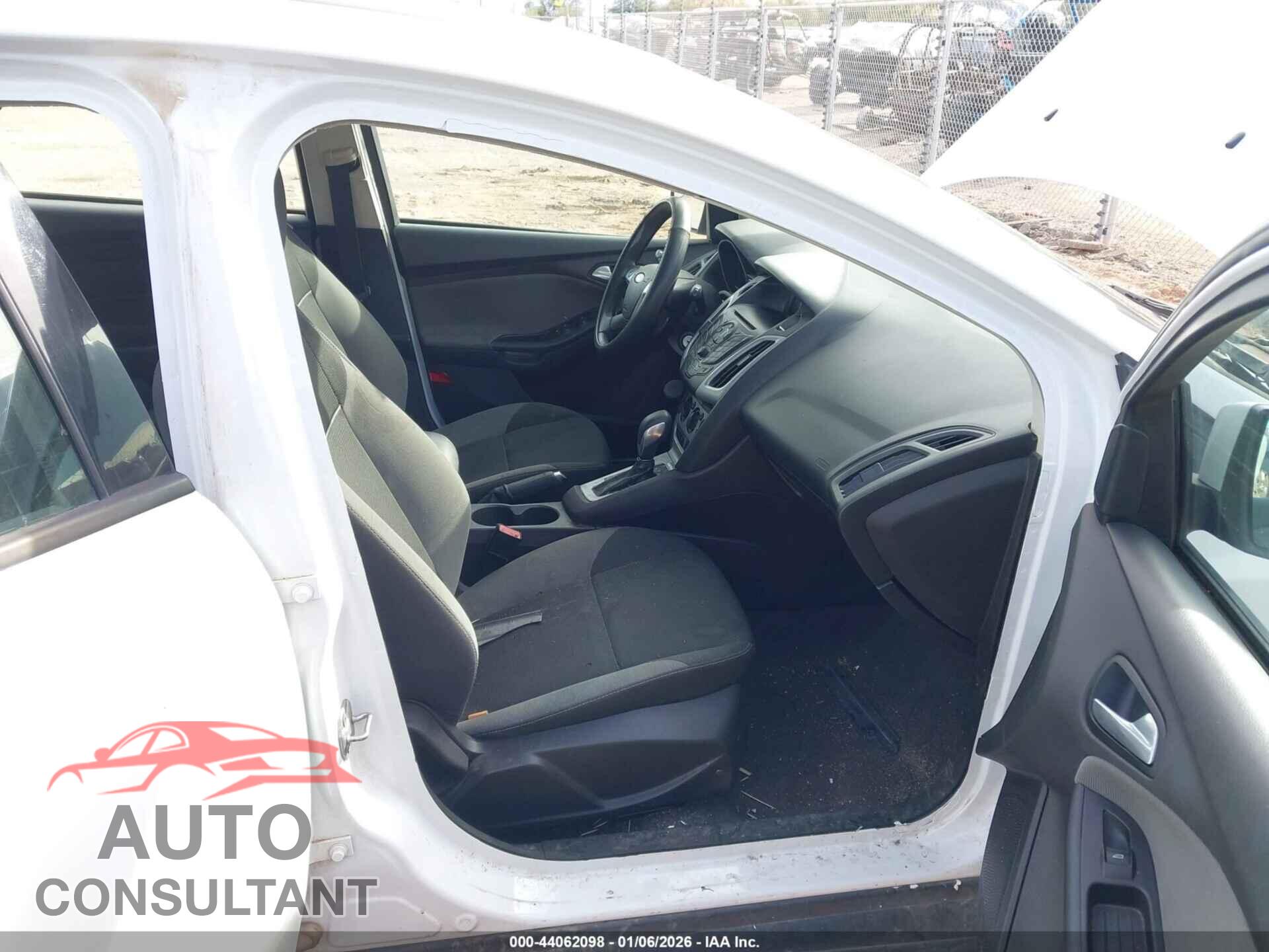 FORD FOCUS 2012 - 1FAHP3K23CL239209