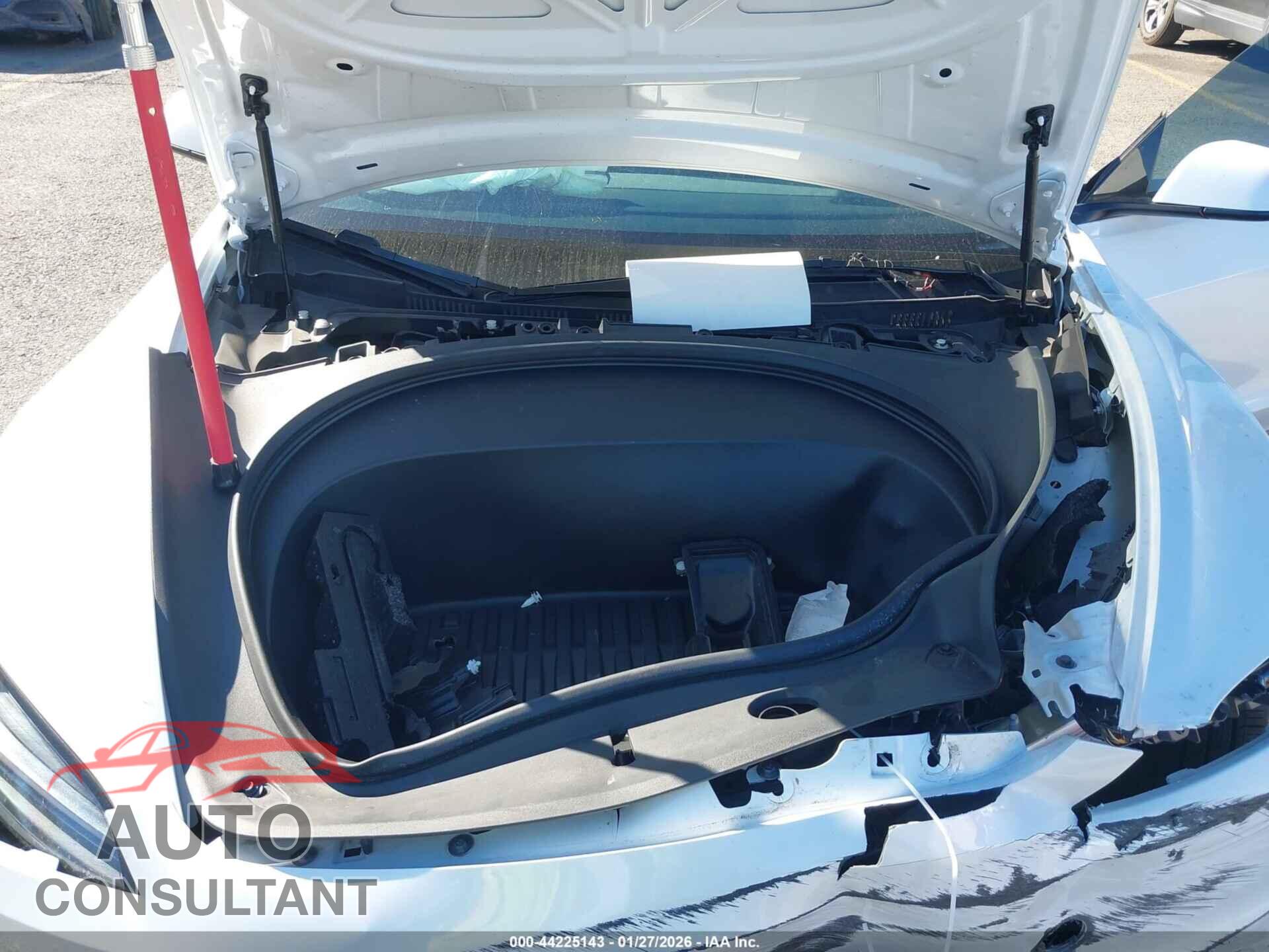 TESLA MODEL 3 2025 - 5YJ3E1EA2SF909237