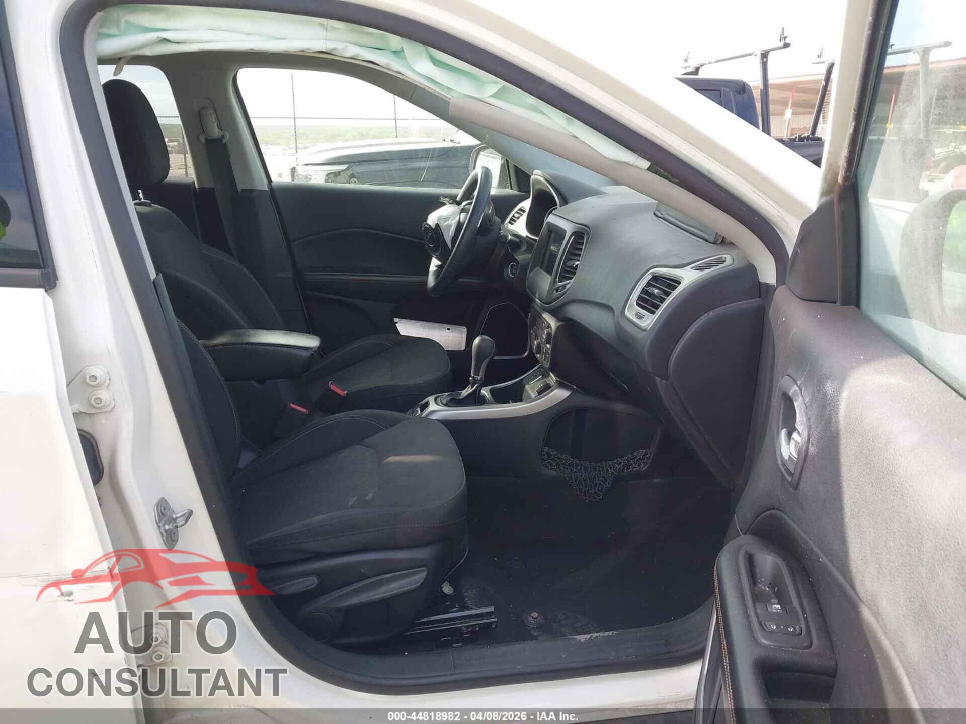 JEEP COMPASS 2019 - 3C4NJCAB5KT736703