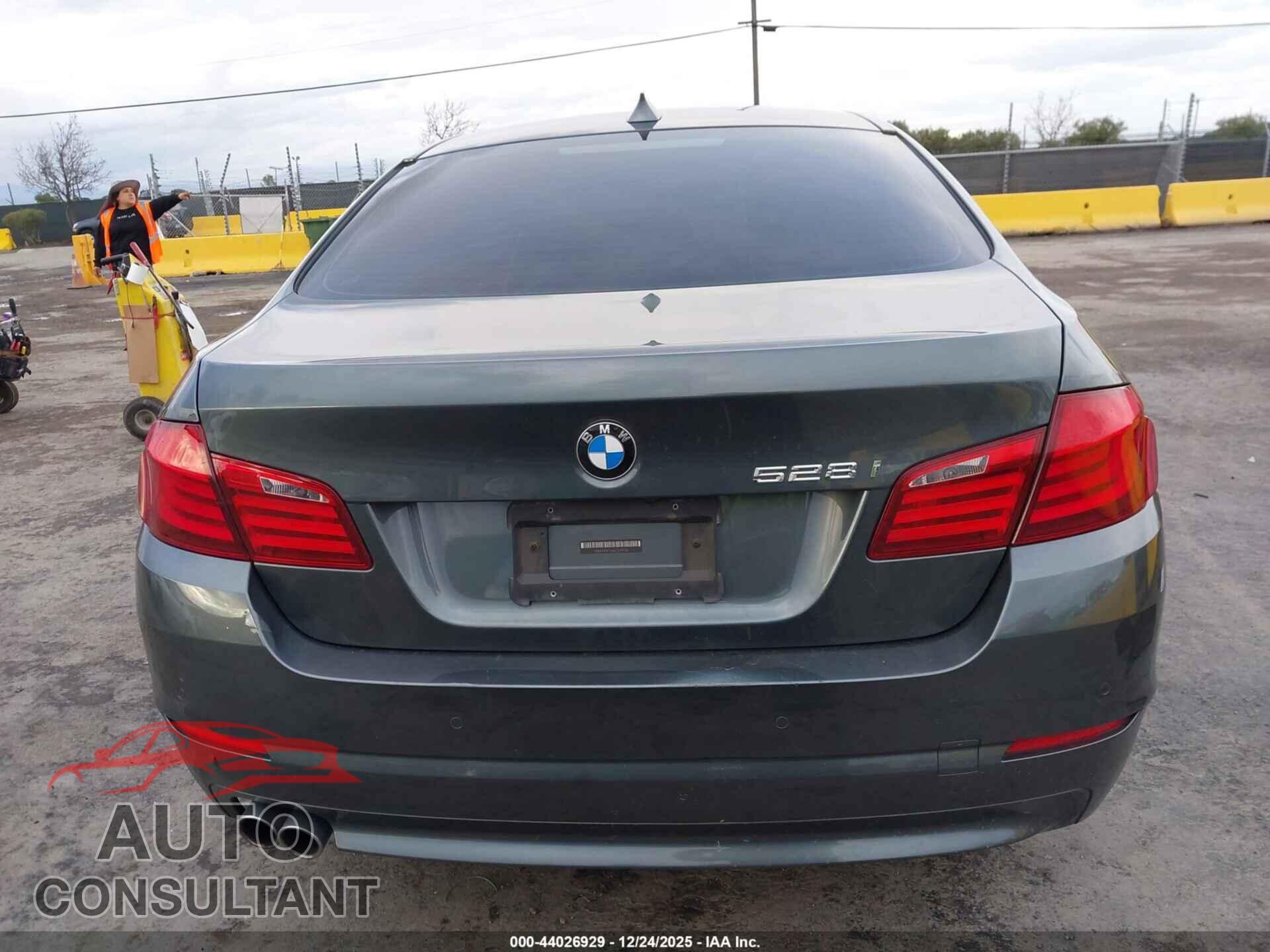 BMW 528I 2011 - WBAFR1C54BC745958