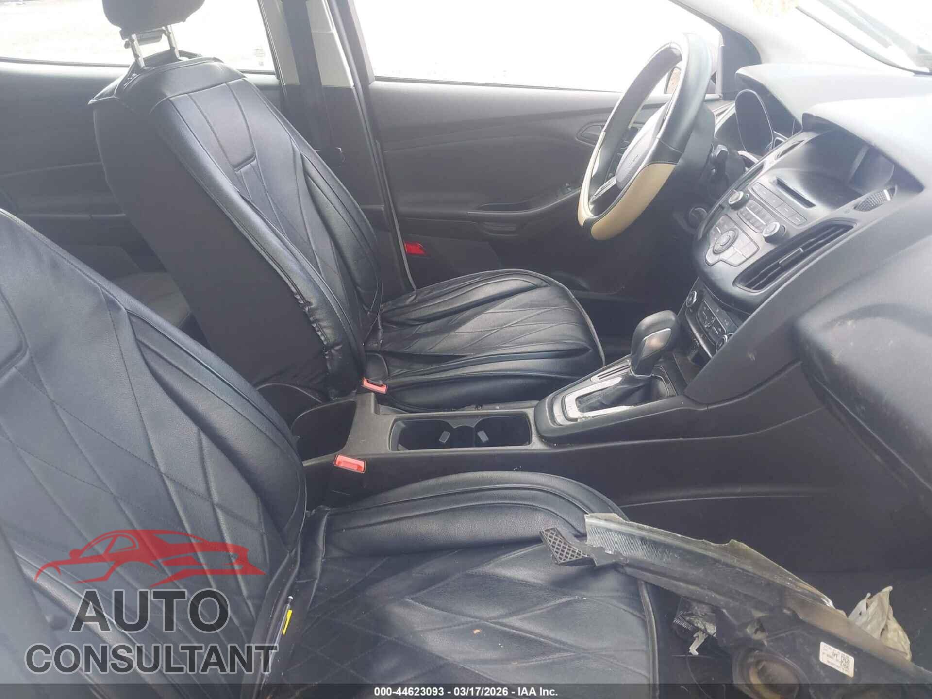 FORD FOCUS 2017 - 1FADP3E20HL256132