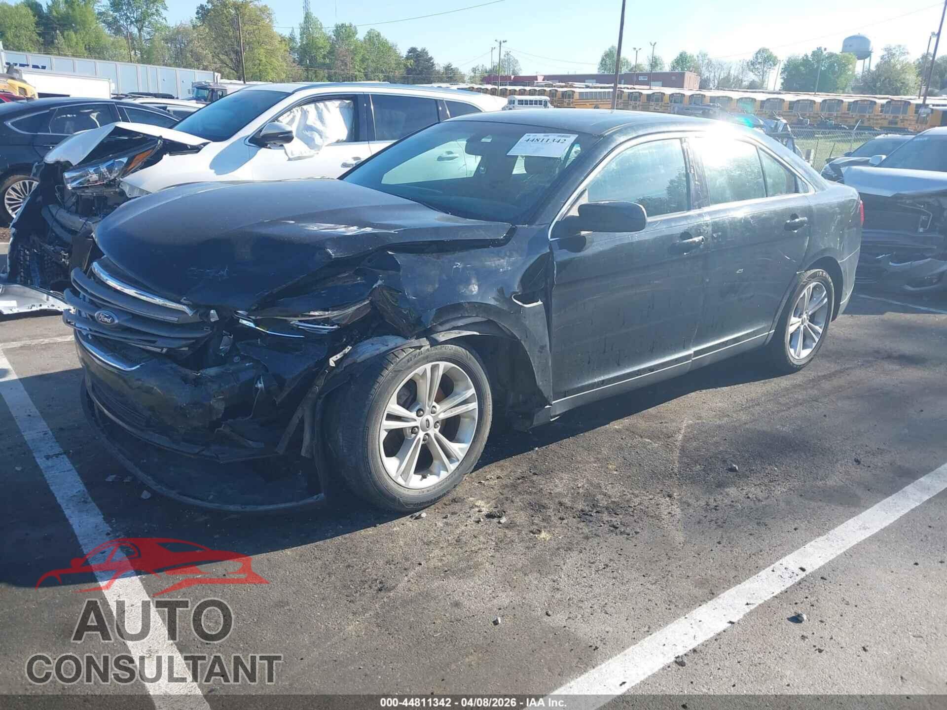 FORD TAURUS 2018 - 1FAHP2H81JG132123