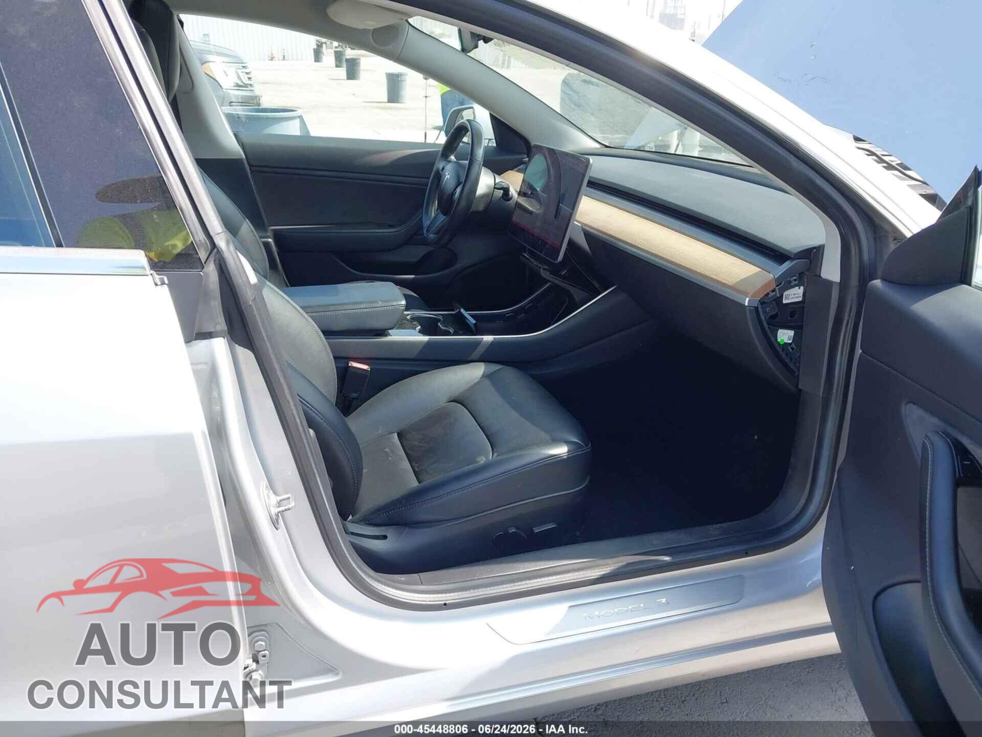 TESLA MODEL 3 2018 - 5YJ3E1EA5JF032435