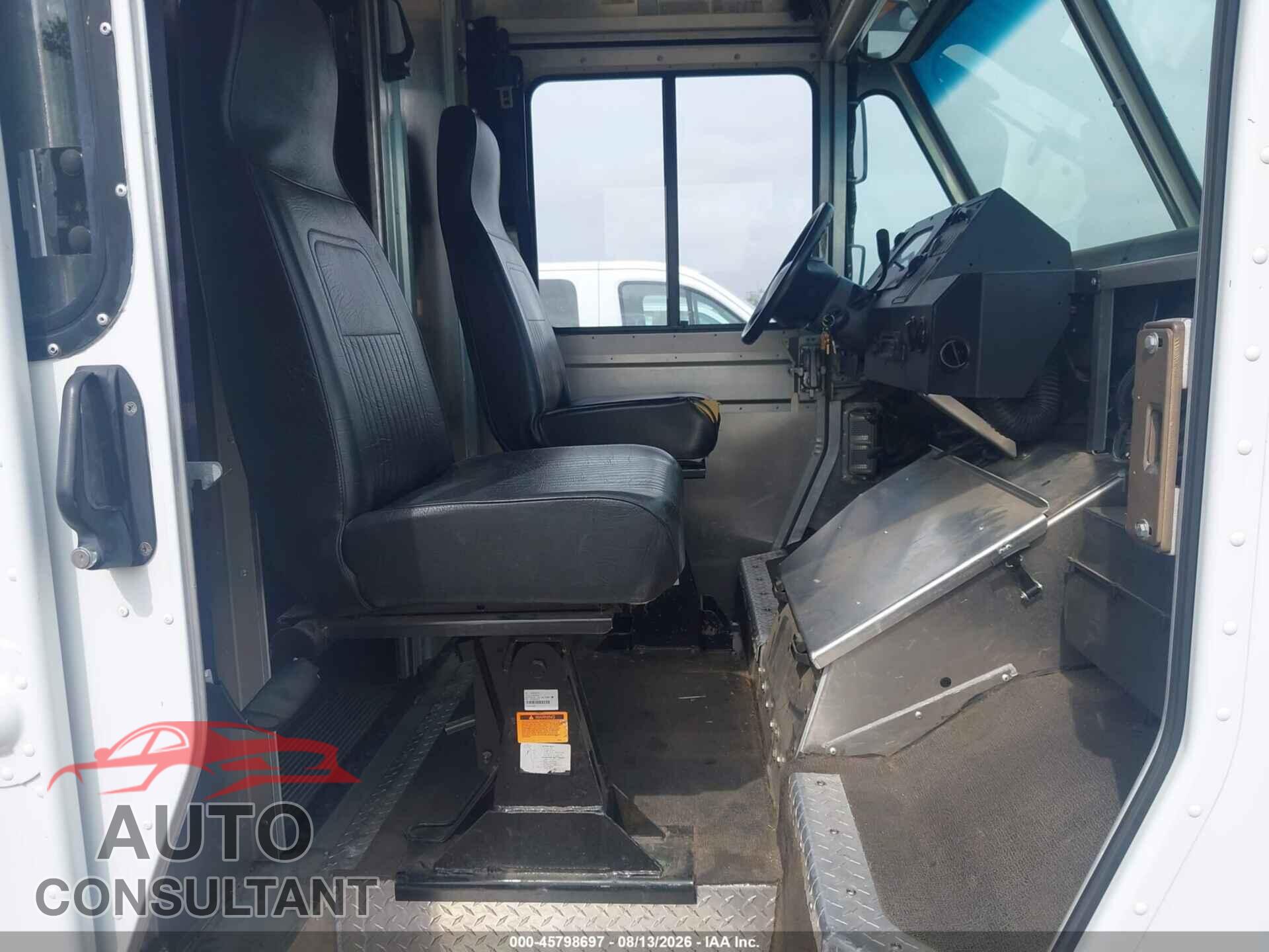FORD E-350 STRIPPED 2018 - 1FC3E3K62JDC36757
