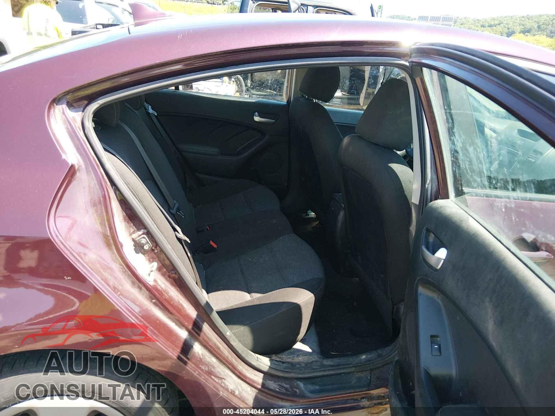 KIA FORTE 2018 - 3KPFK4A75JE270941