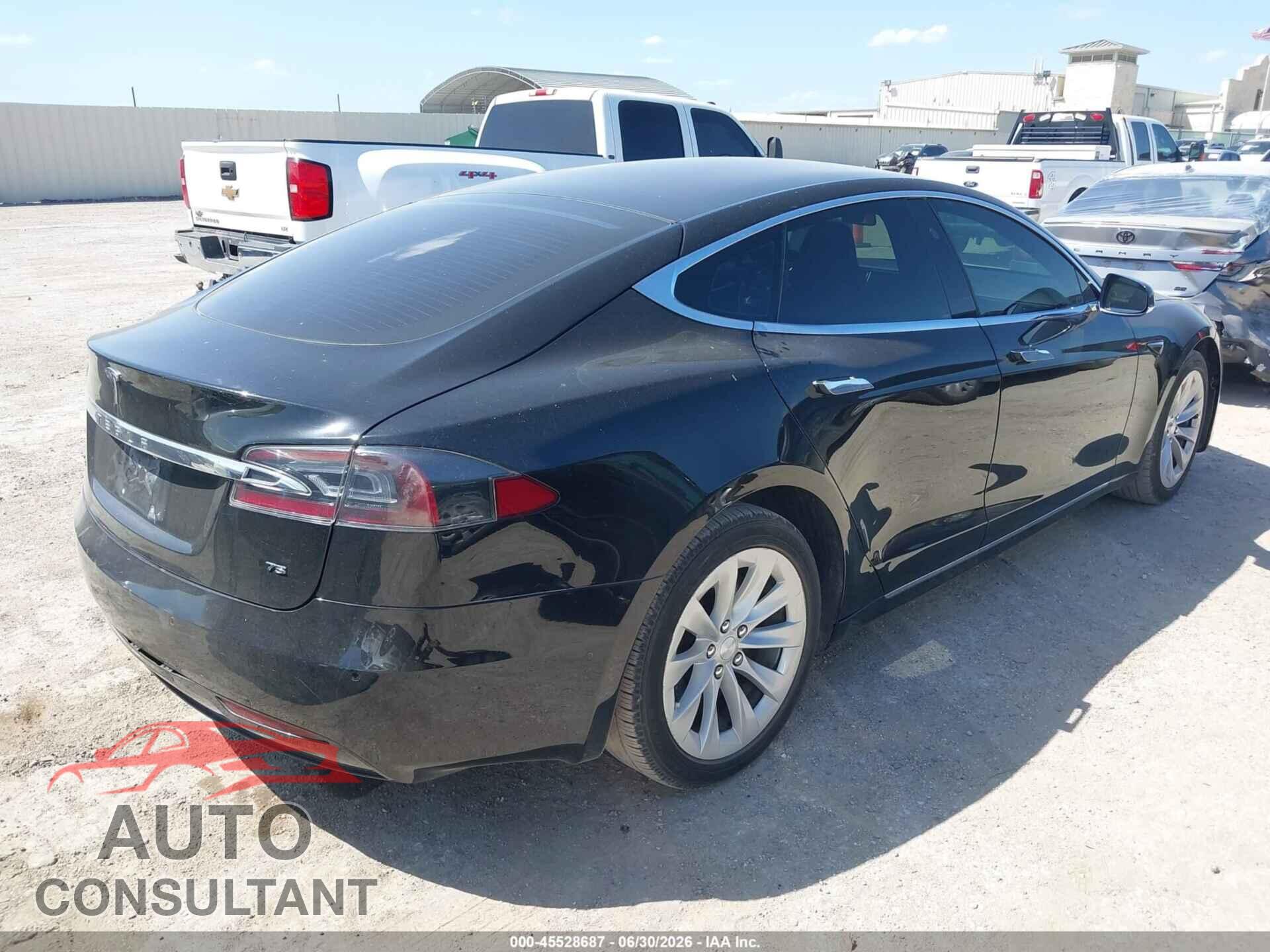 TESLA MODEL S 2017 - 5YJSA1E11HF214876