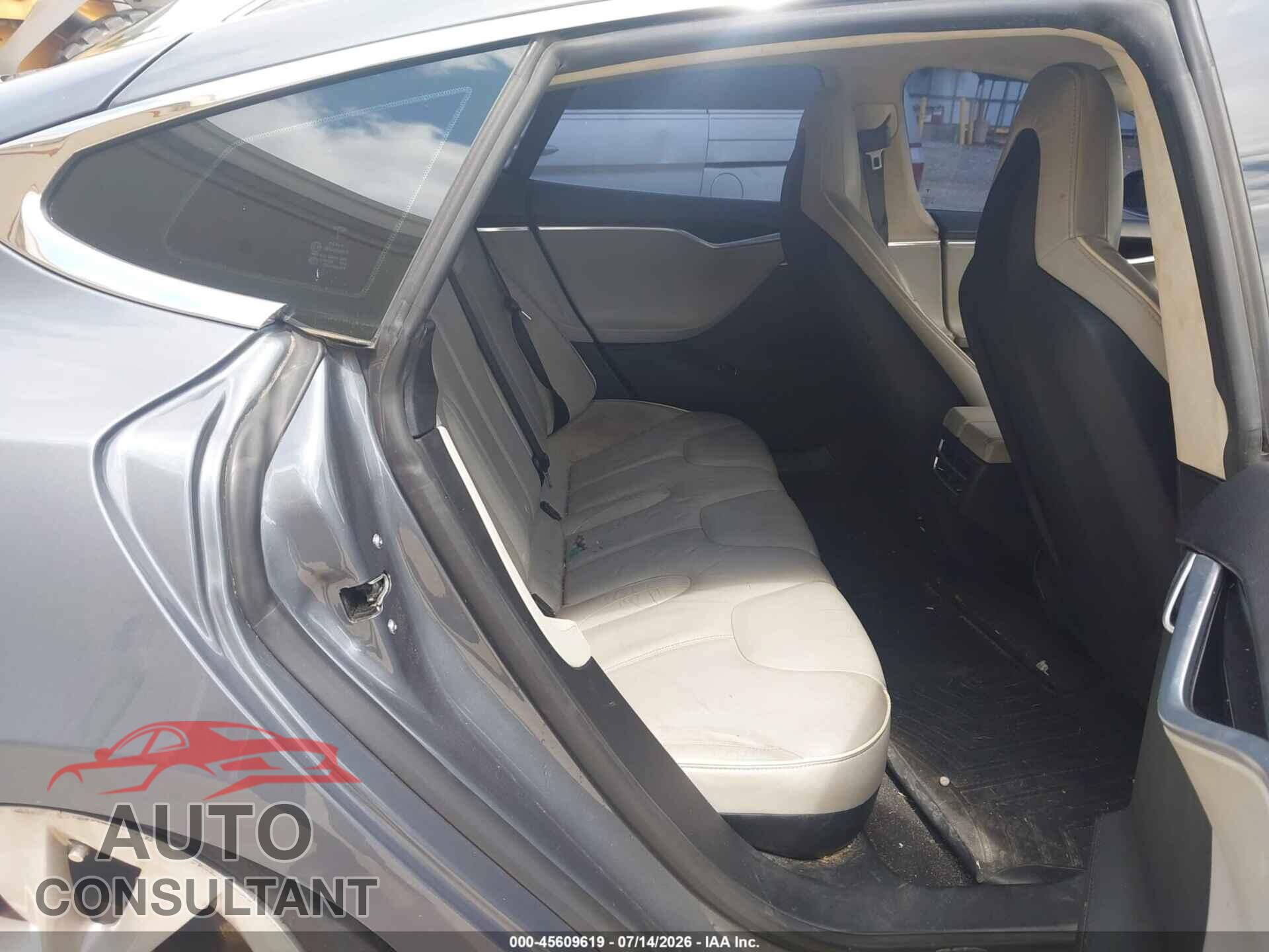 TESLA MODEL S 2013 - 5YJSA1CP2DFP14840