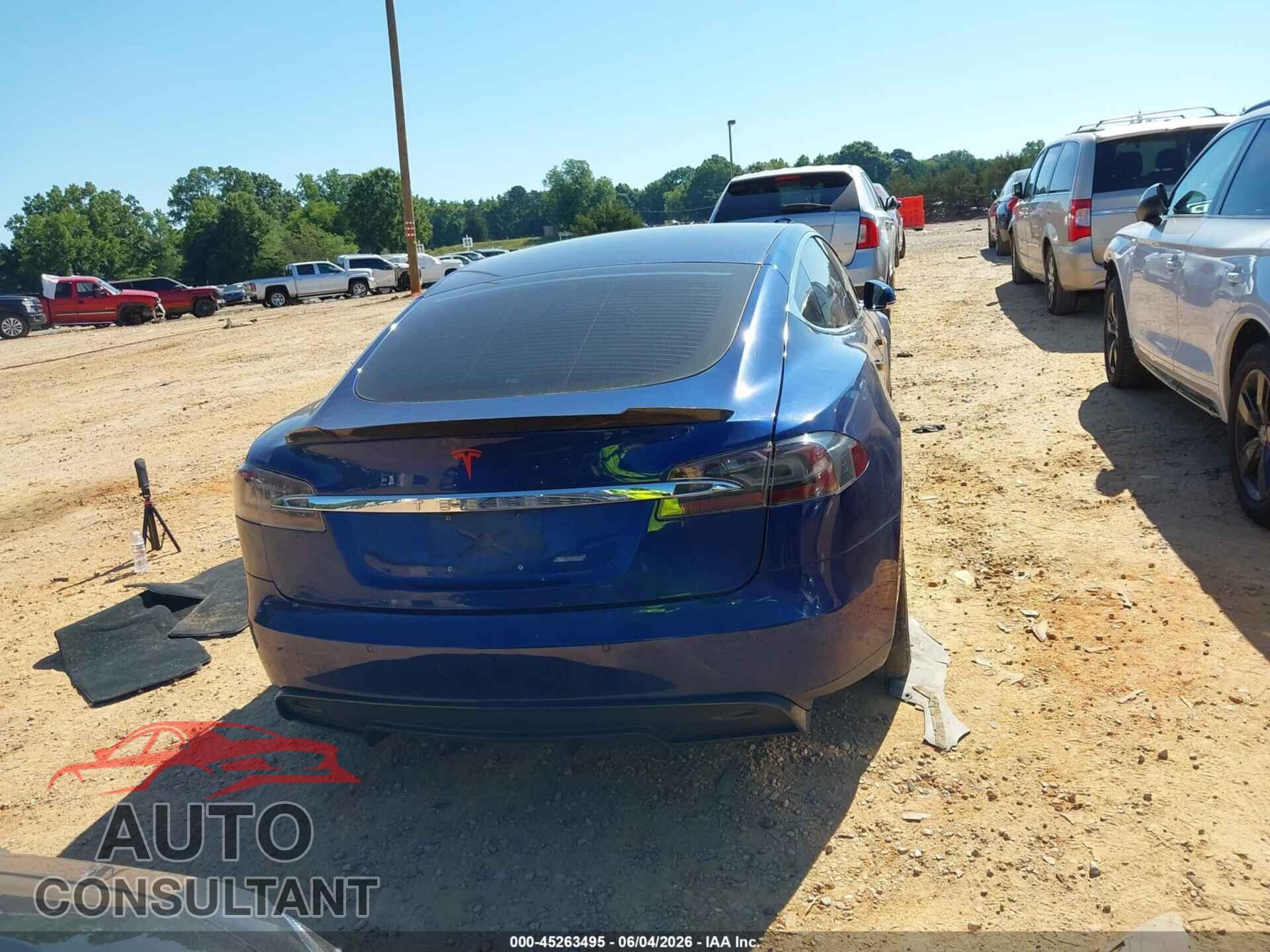 TESLA MODEL S 2015 - 5YJSA1E21FF103704
