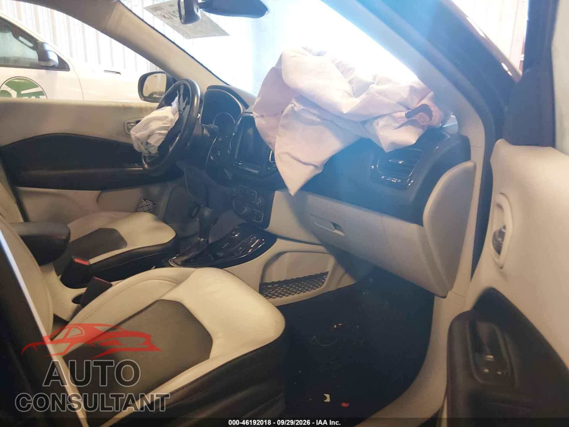 JEEP COMPASS 2020 - 3C4NJDCB3LT209103