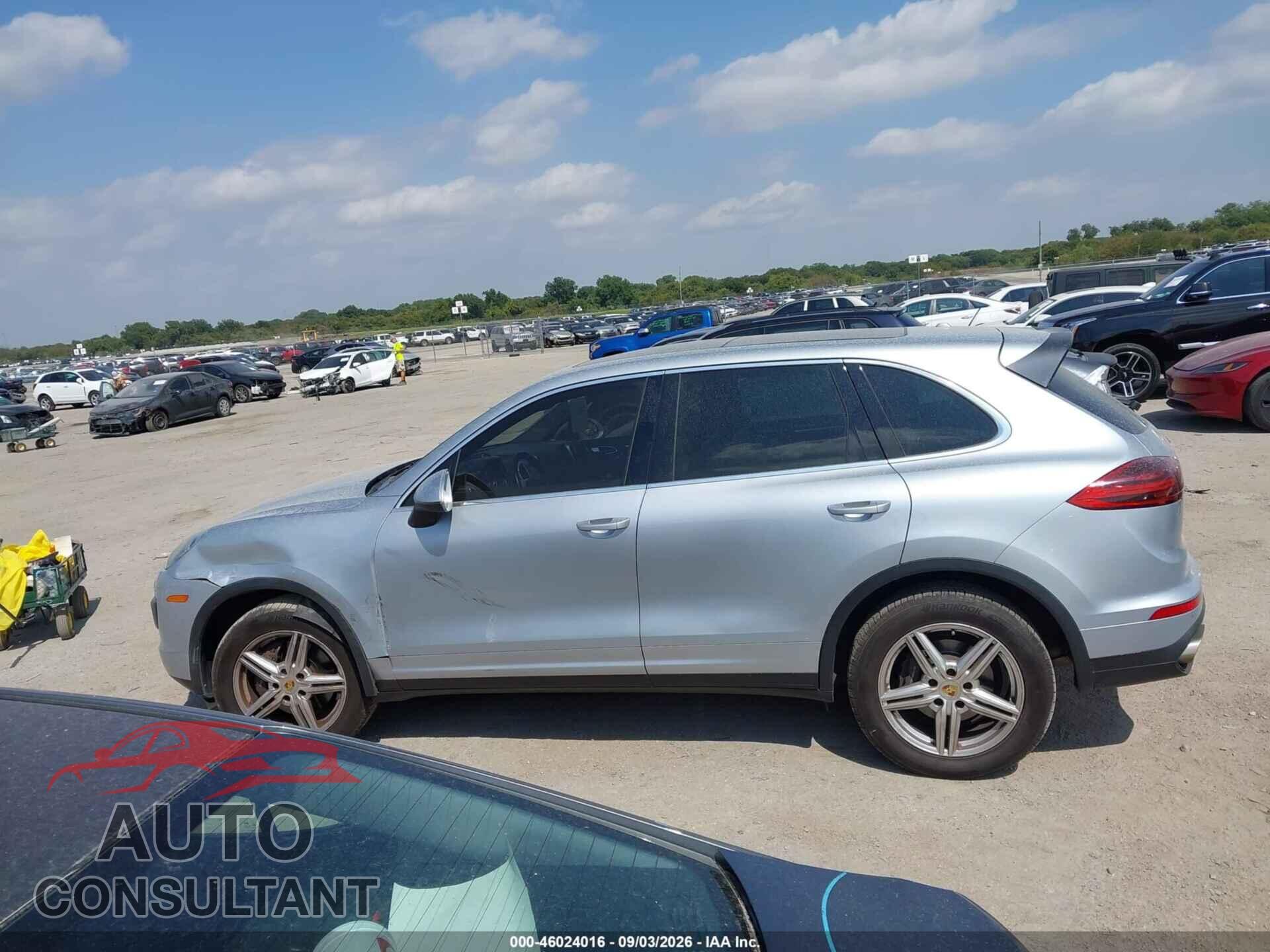 PORSCHE CAYENNE 2016 - WP1AA2A29GKA10892