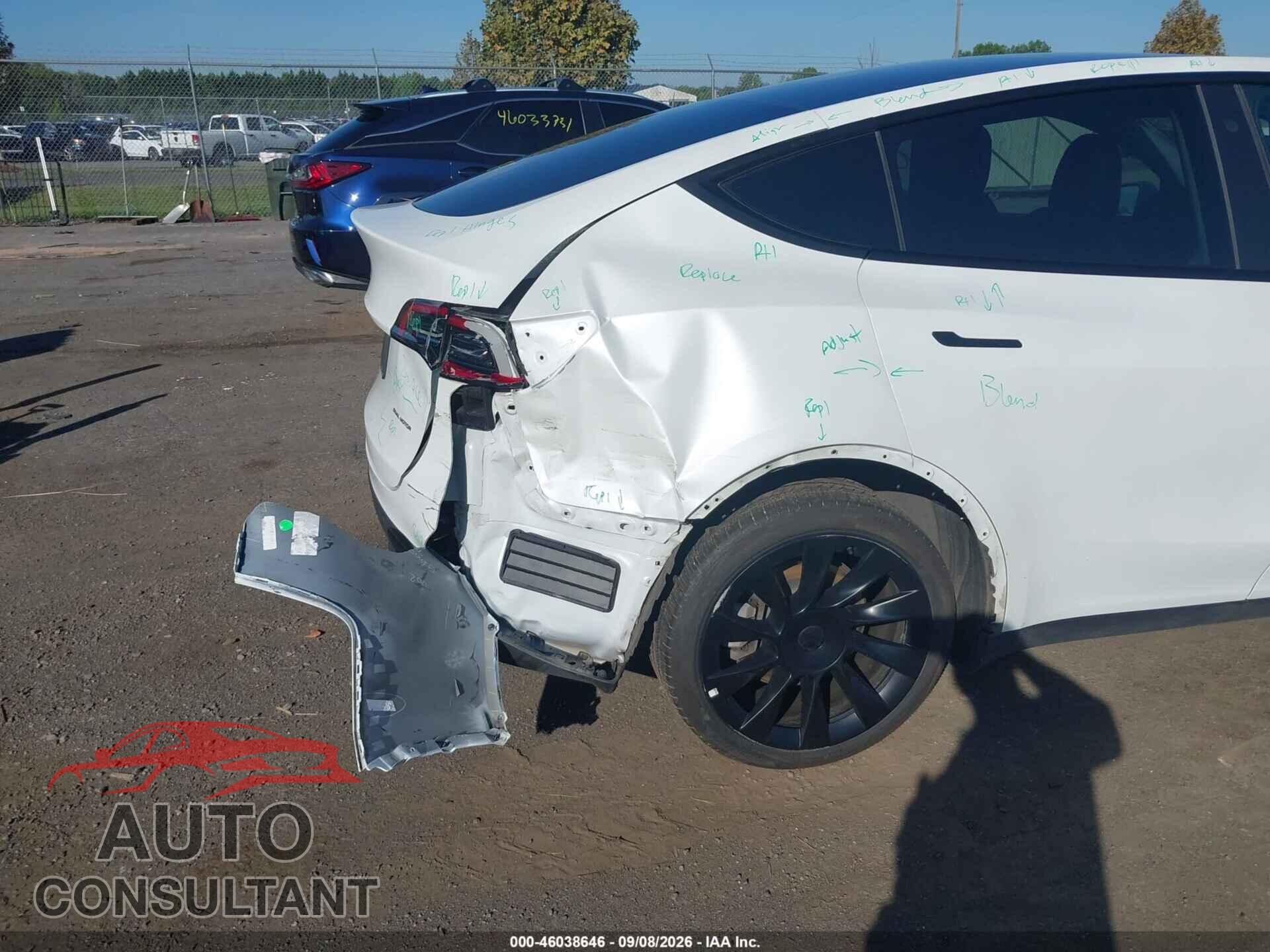 TESLA MODEL Y 2023 - 7SAYGAEEXPF666791