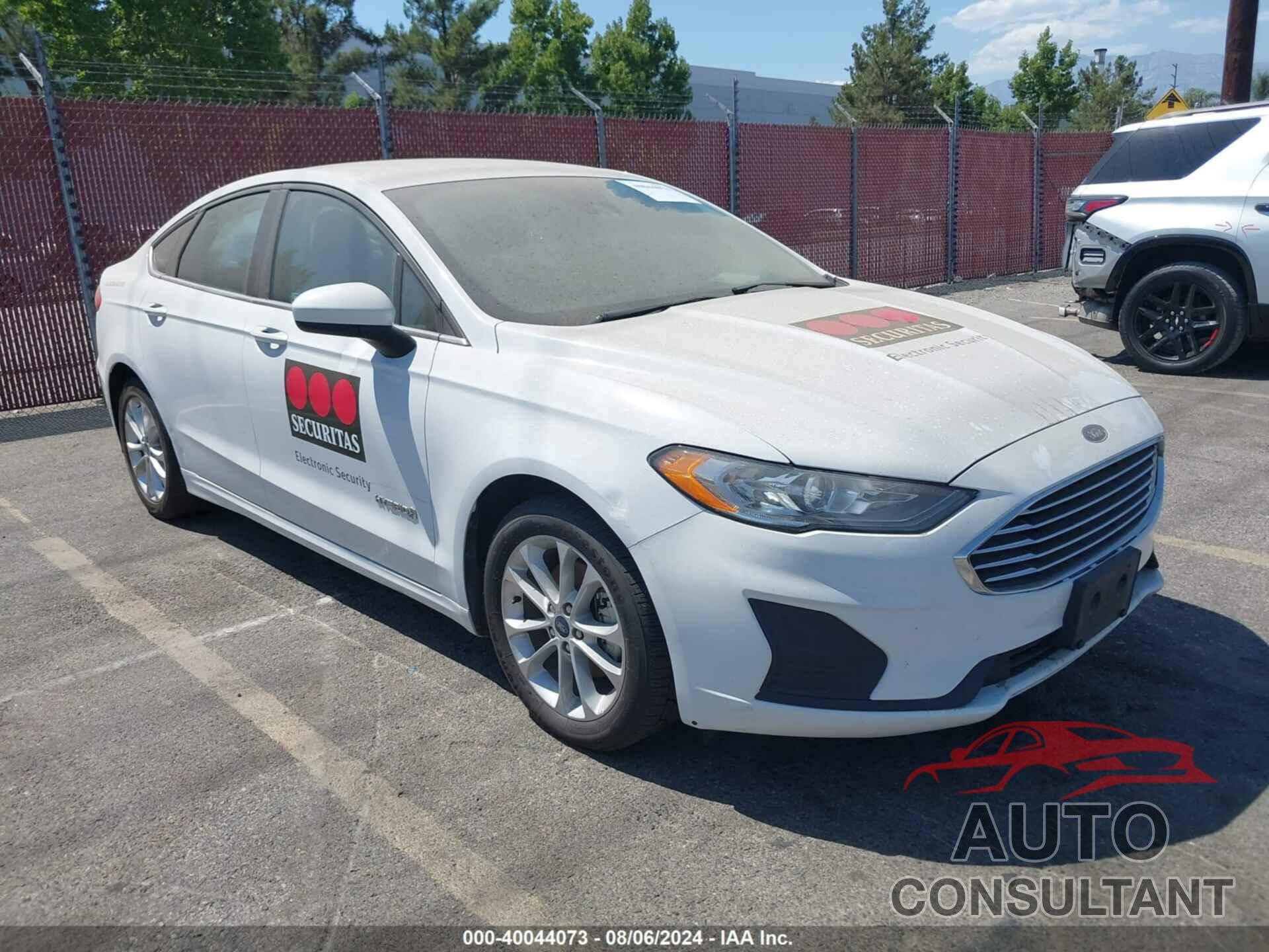FORD FUSION HYBRID 2019 - 3FA6P0LU7KR200421
