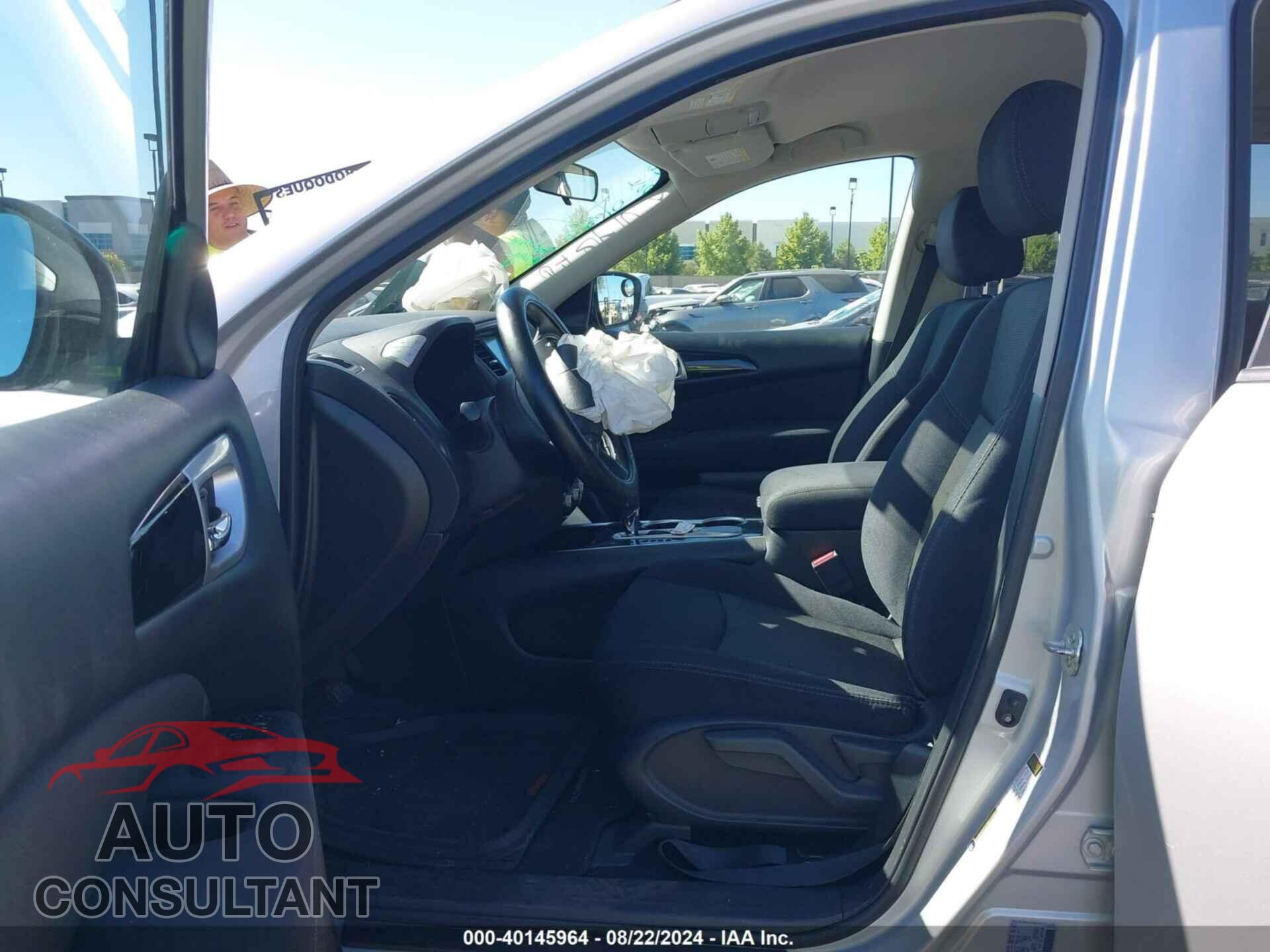 NISSAN PATHFINDER 2017 - 5N1DR2MN8HC904189